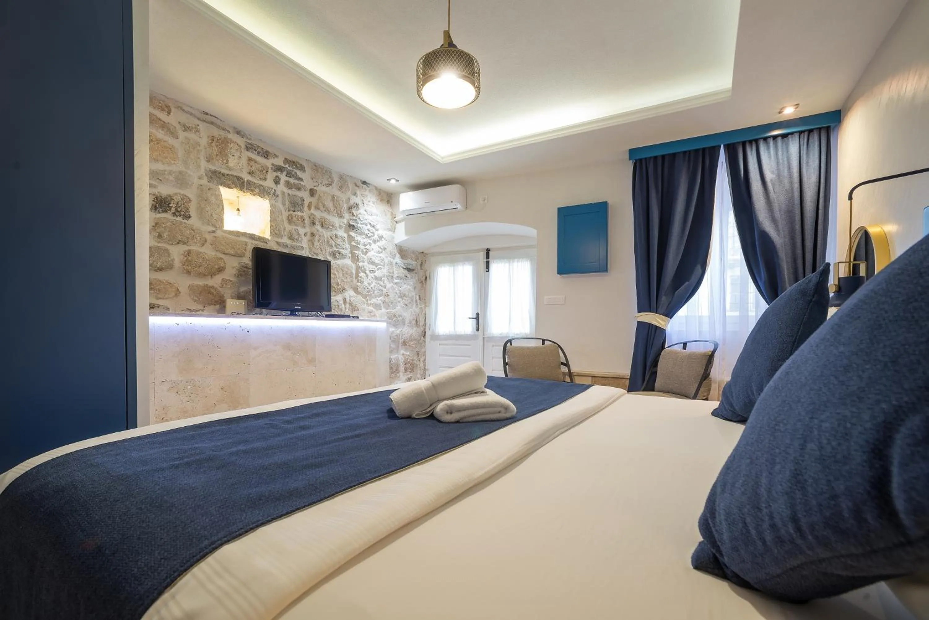 Bed in Conte Hotel & Restaurant