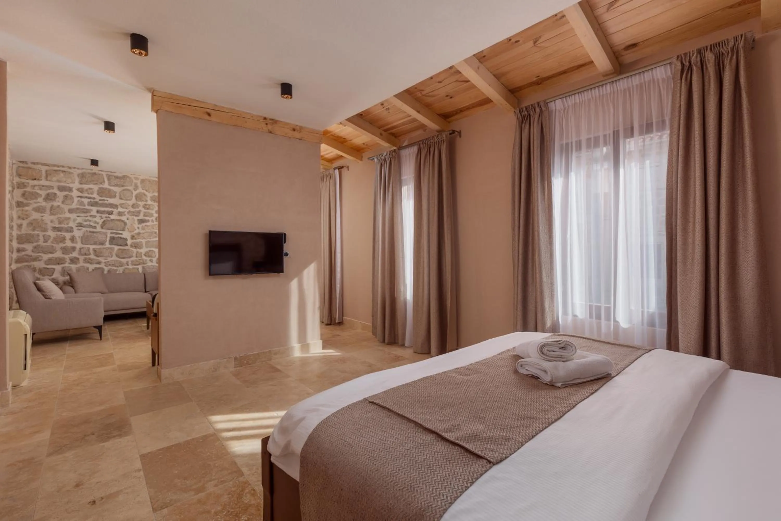 Bed in Conte Hotel & Restaurant