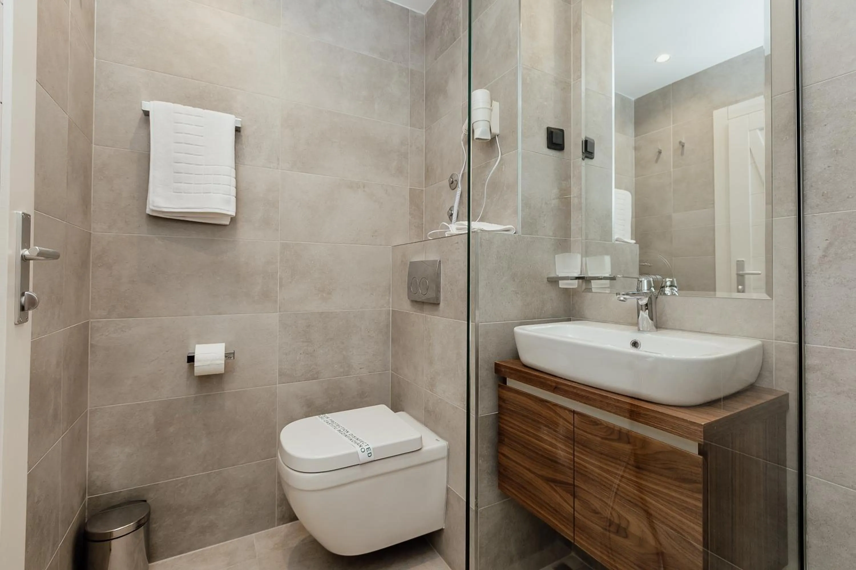 Conte Hotel & Restaurant