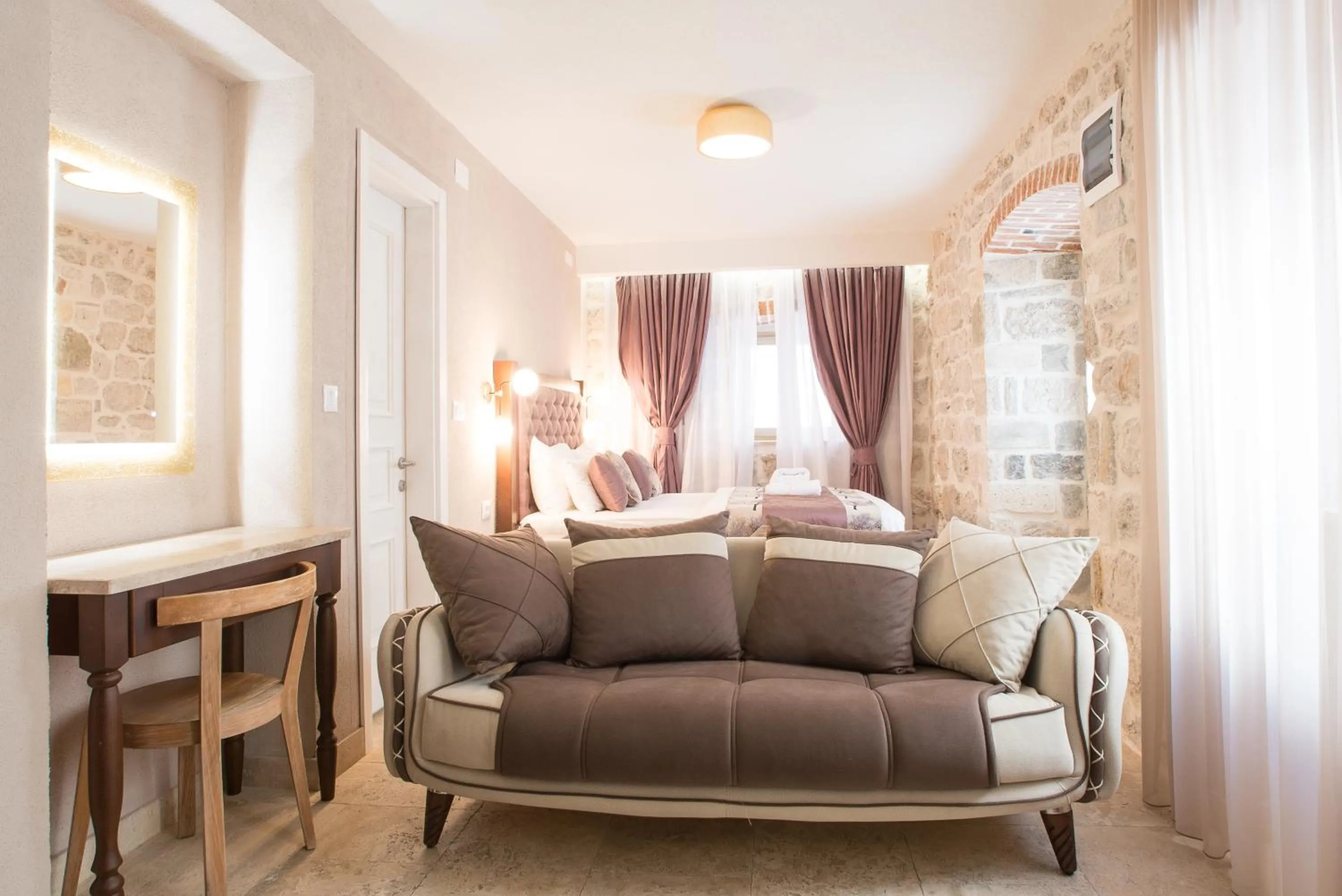 Conte Hotel & Restaurant