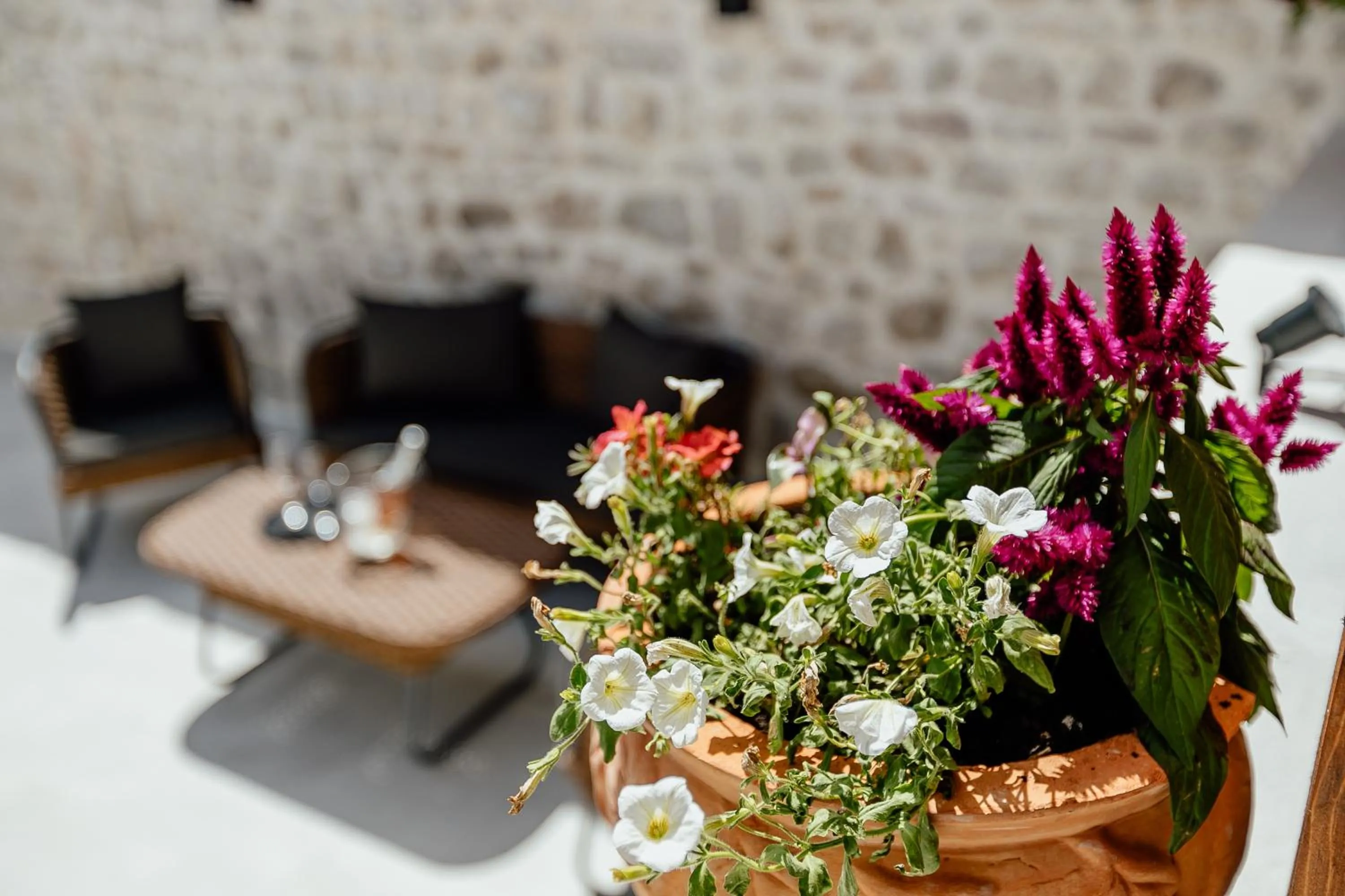 Seating area in Conte Hotel & Restaurant