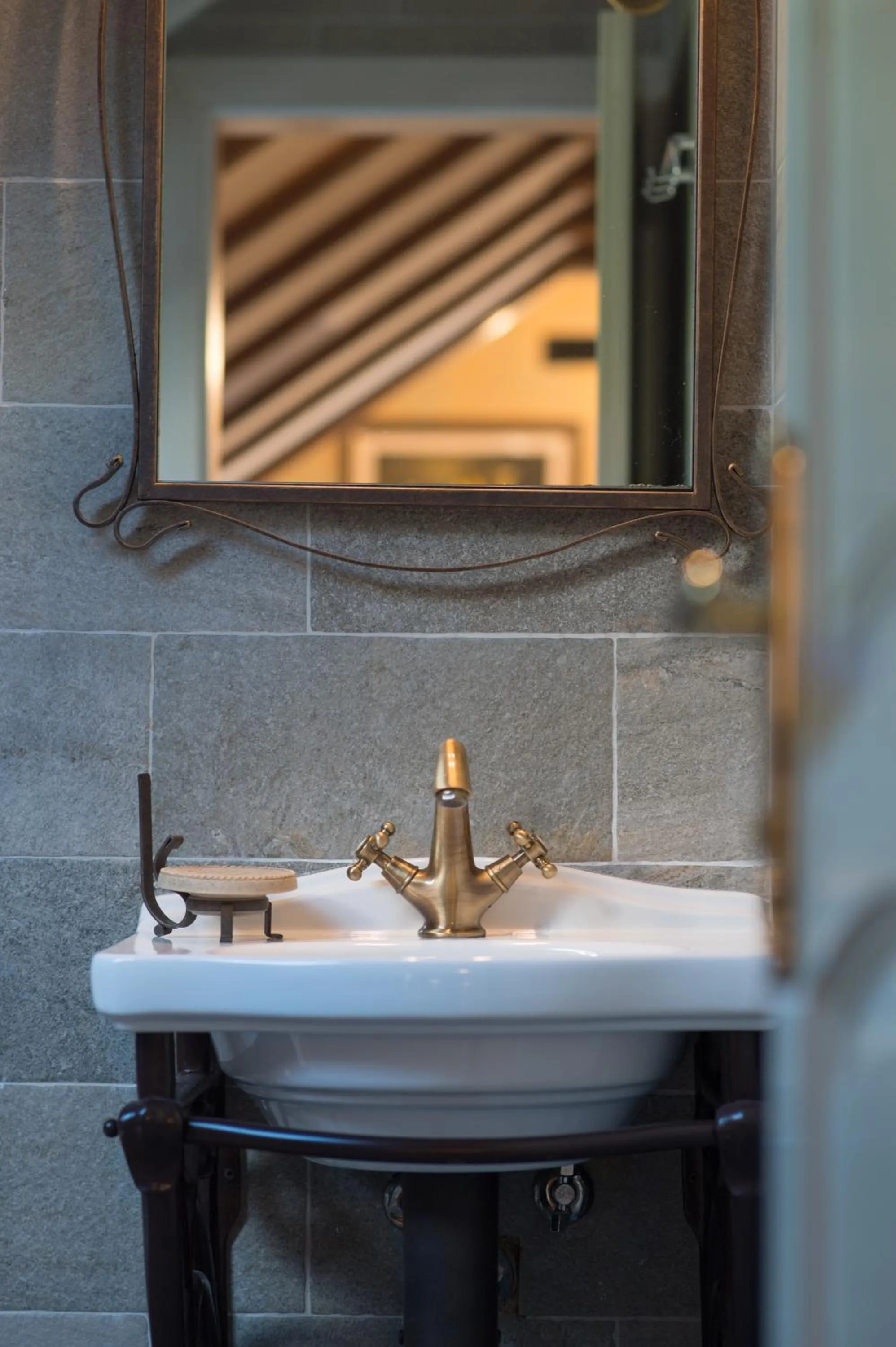 Conte Hotel & Restaurant