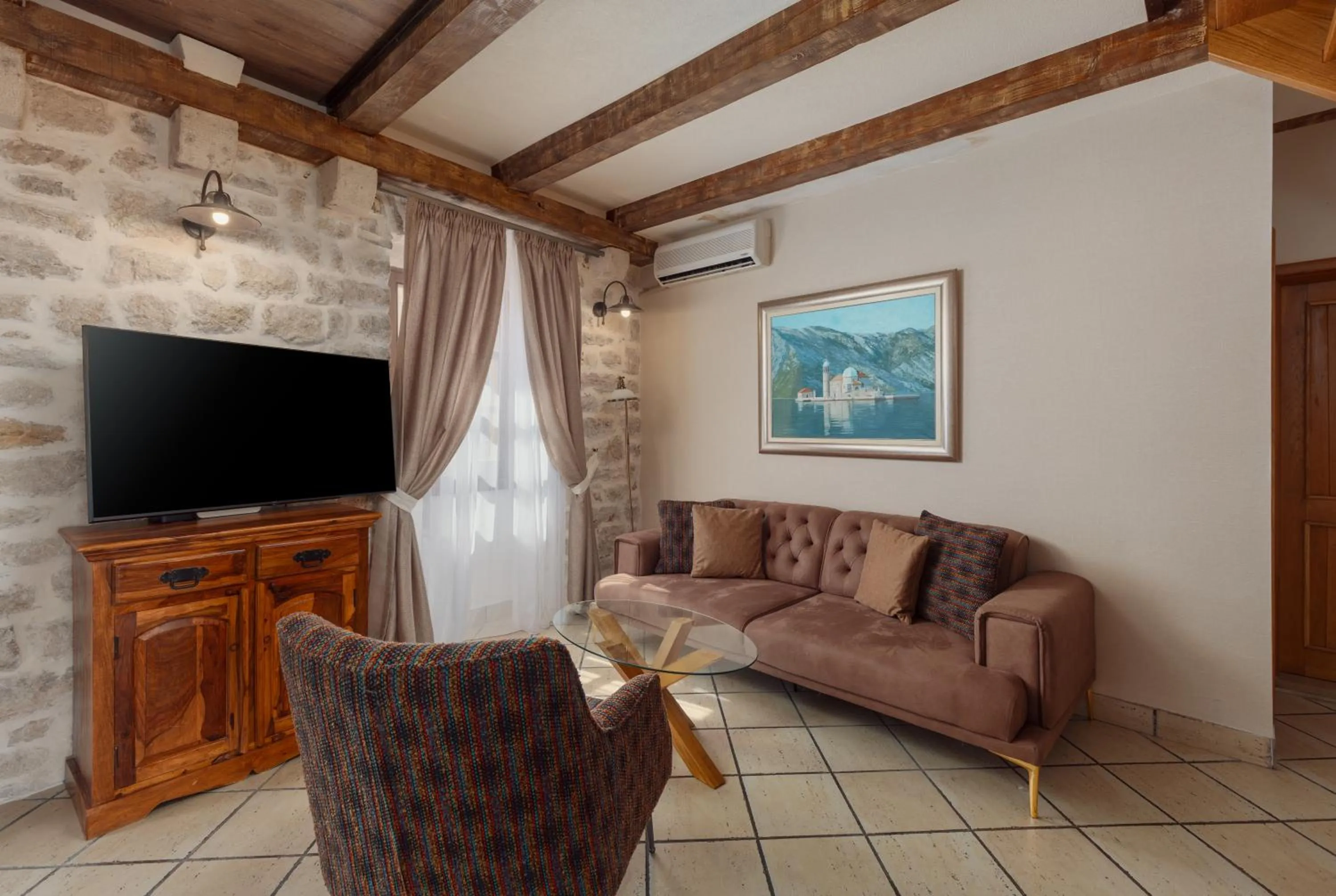 Conte Hotel & Restaurant