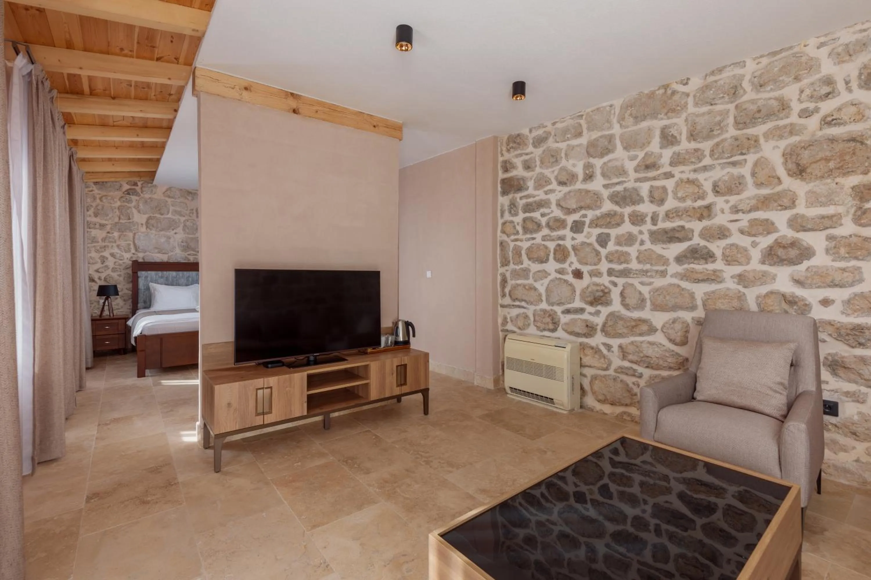 Conte Hotel & Restaurant