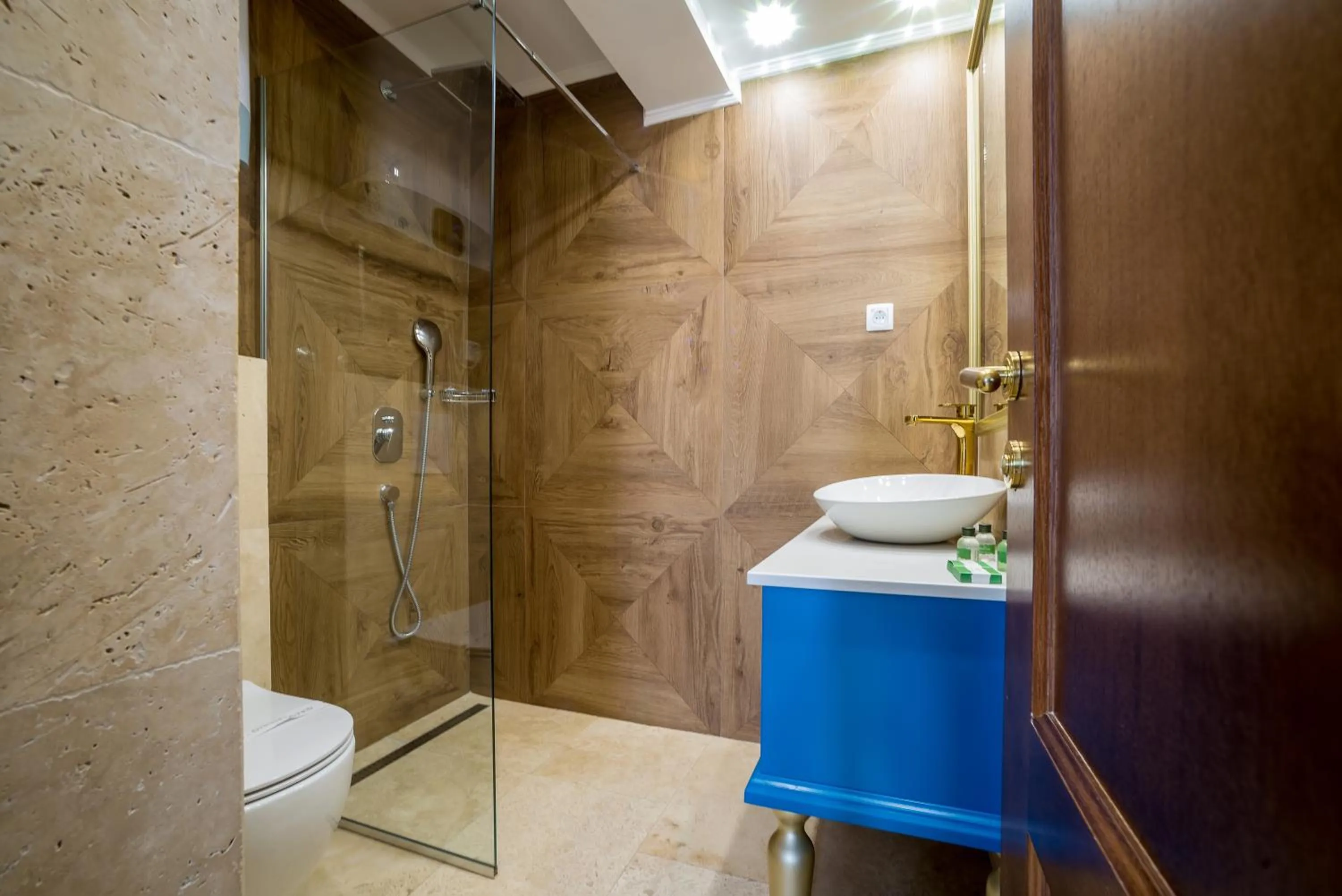 Conte Hotel & Restaurant