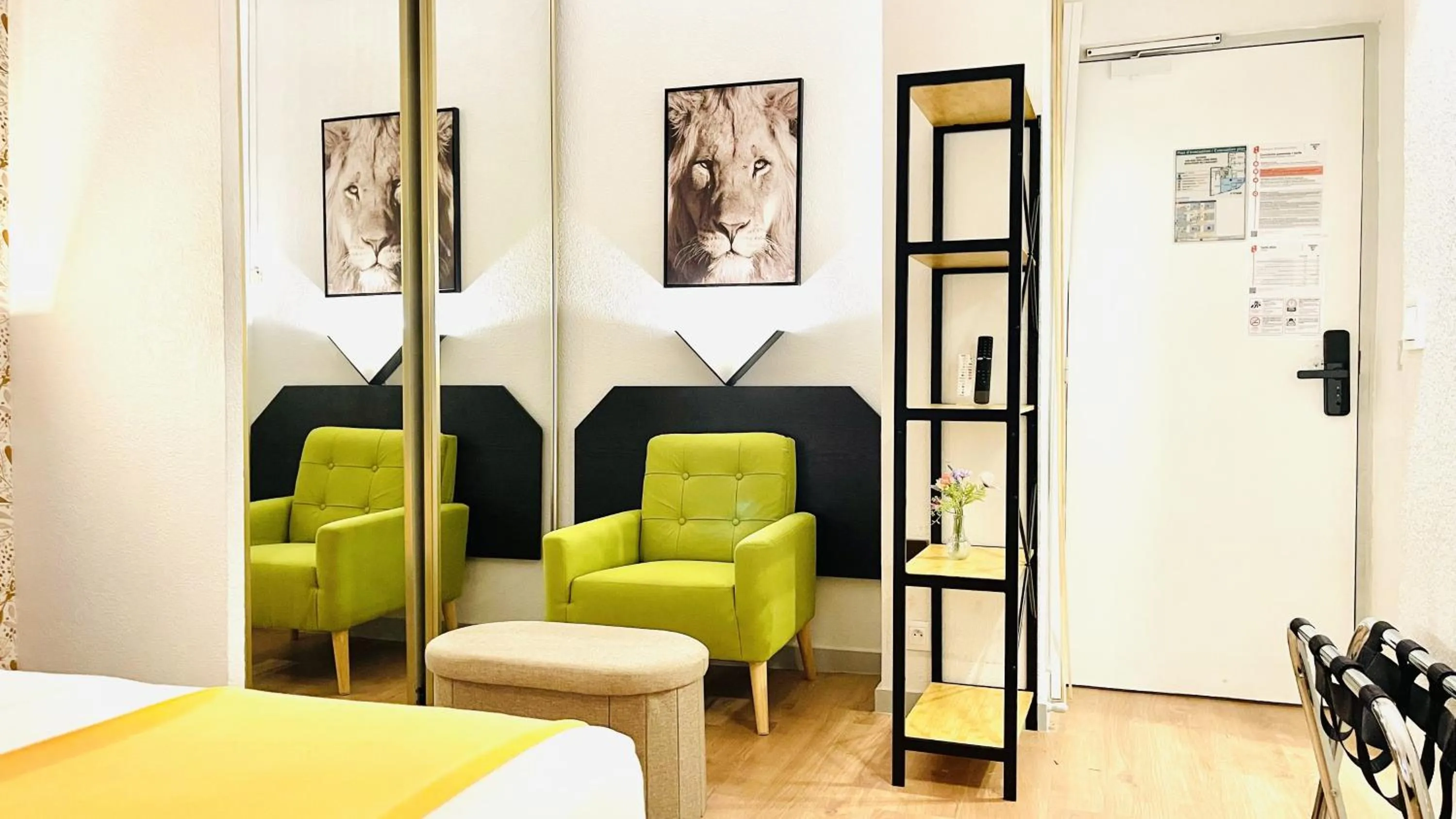 Bedroom in Boulogne Résidence Hotel