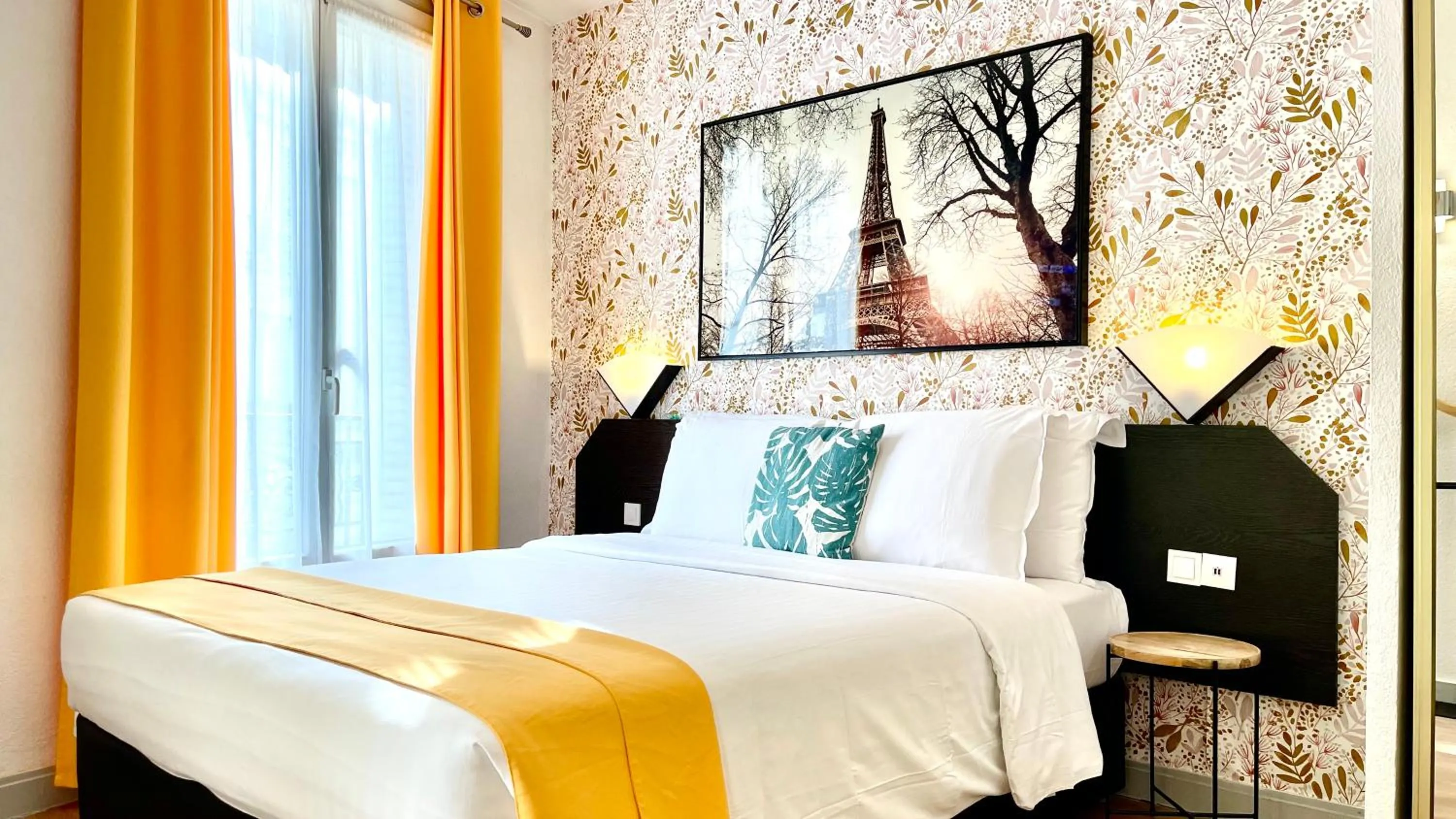 Bed in Boulogne Résidence Hotel