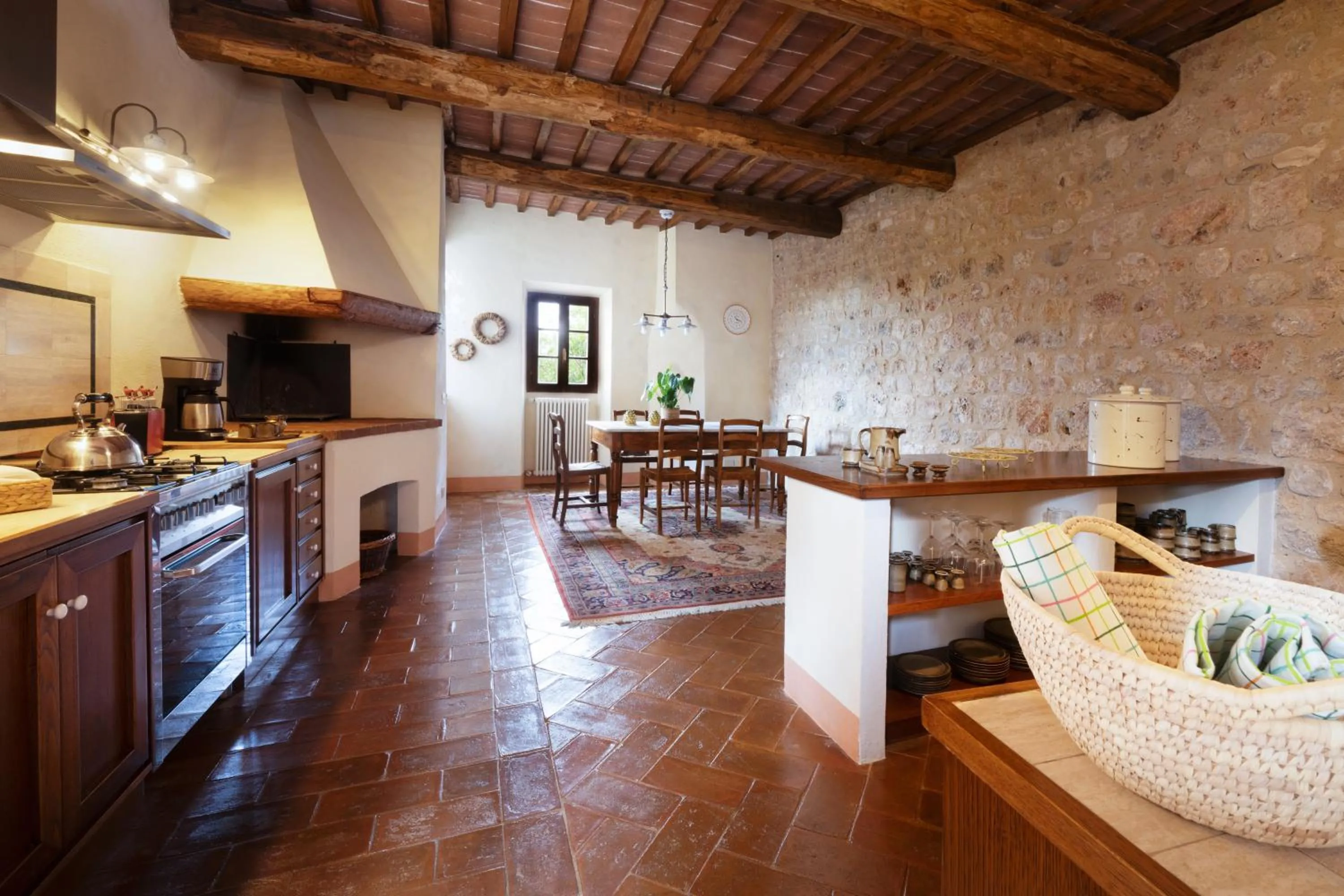 Kitchen or kitchenette in Villa Montecastello
