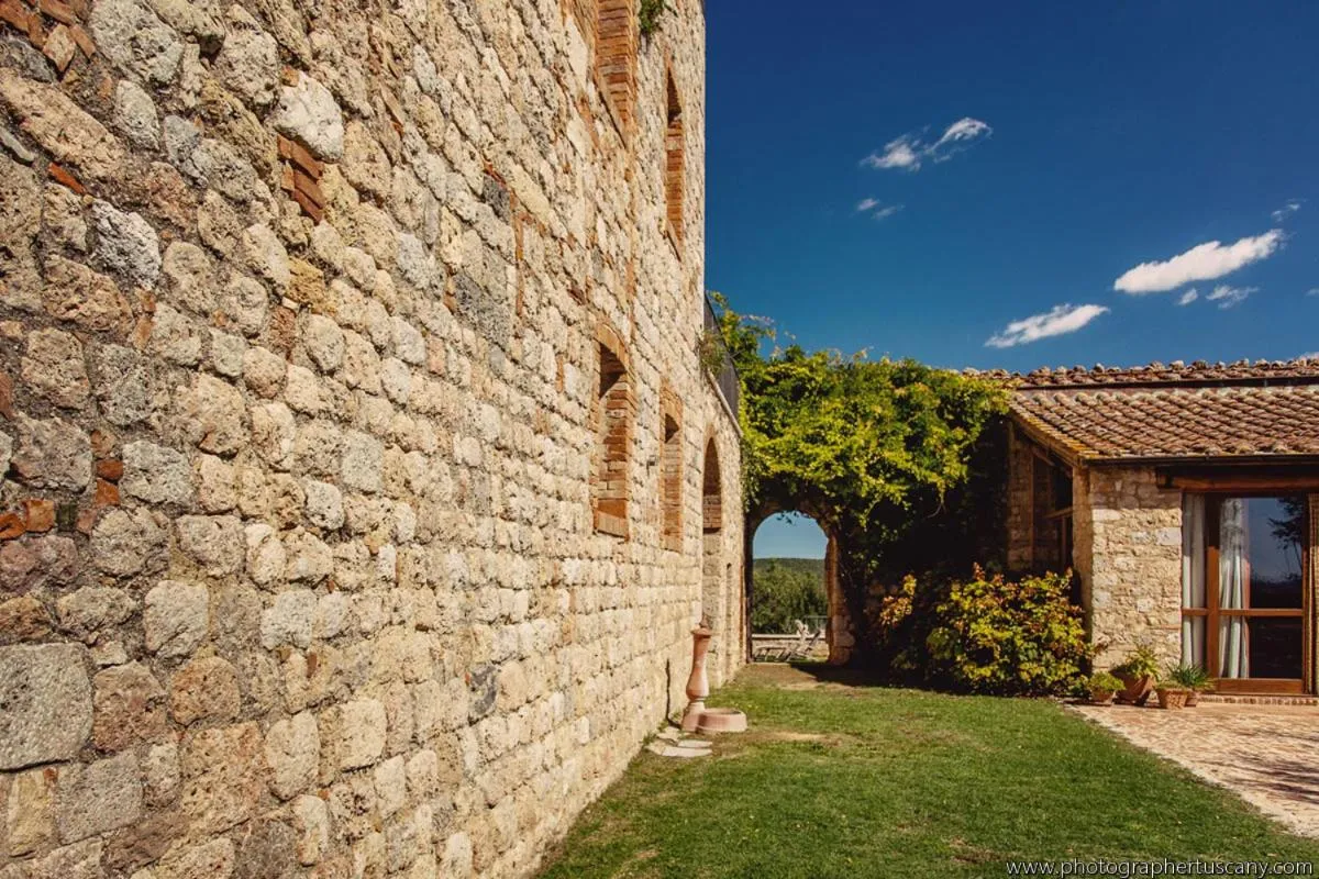 Property building in Villa Montecastello