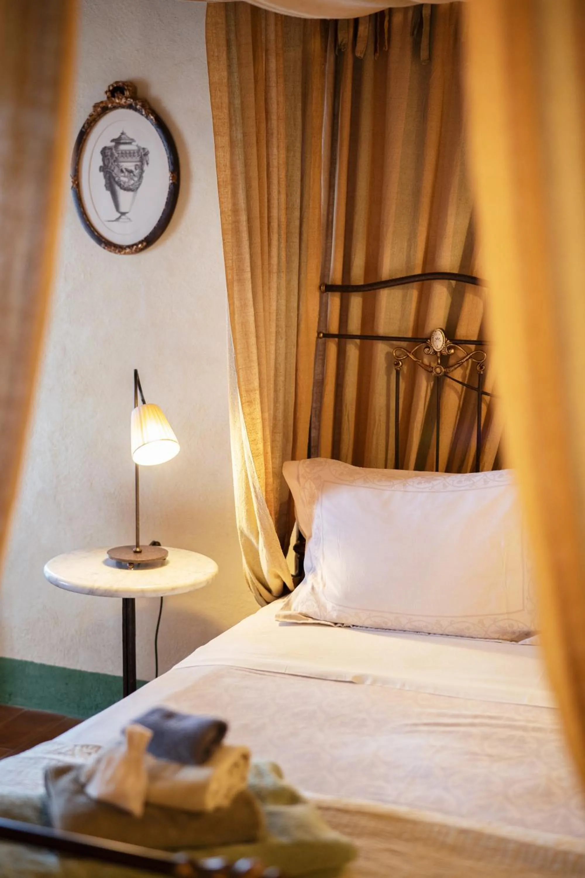 Bed in Villa Montecastello