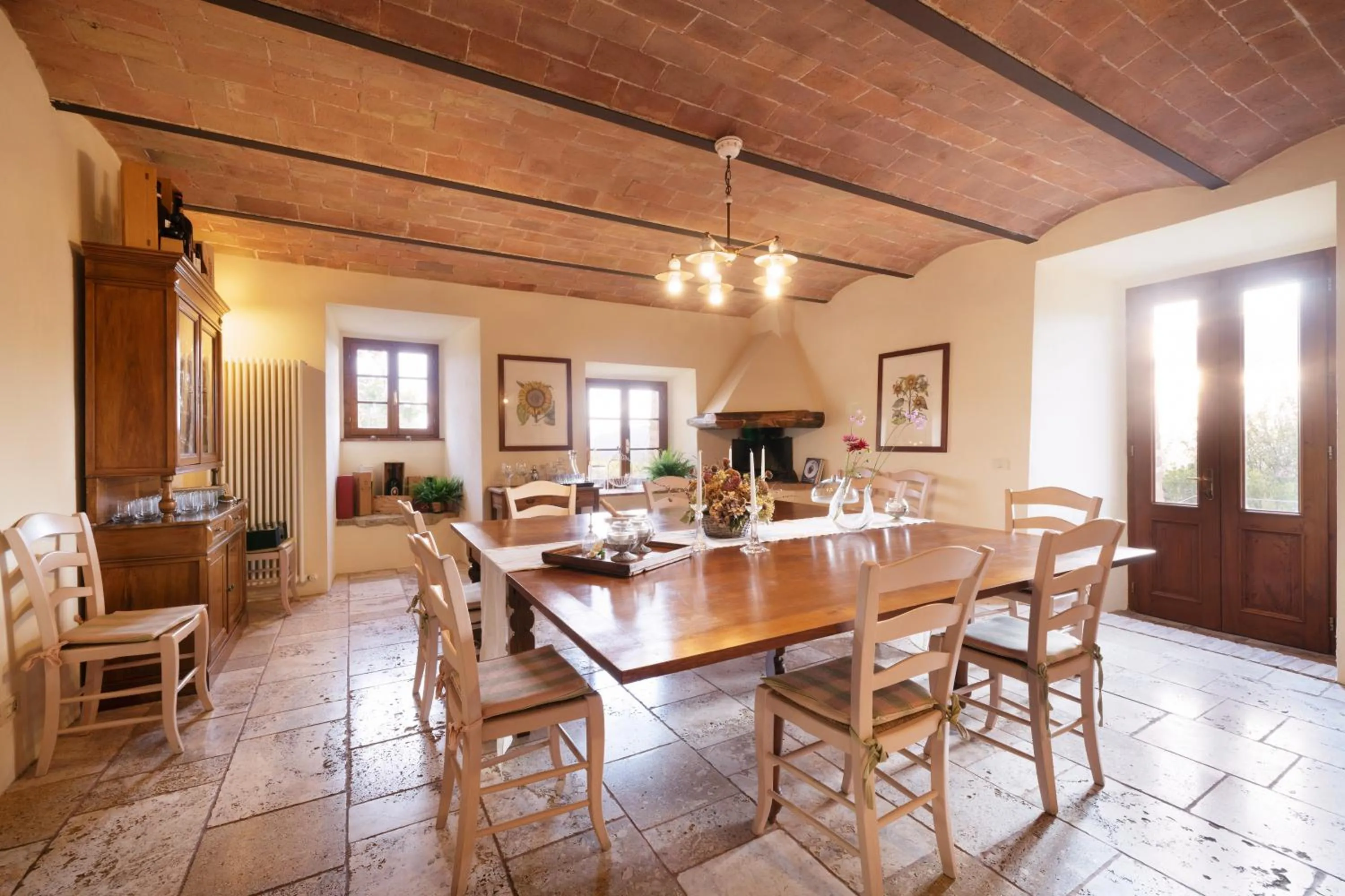 Restaurant/places to eat in Villa Montecastello