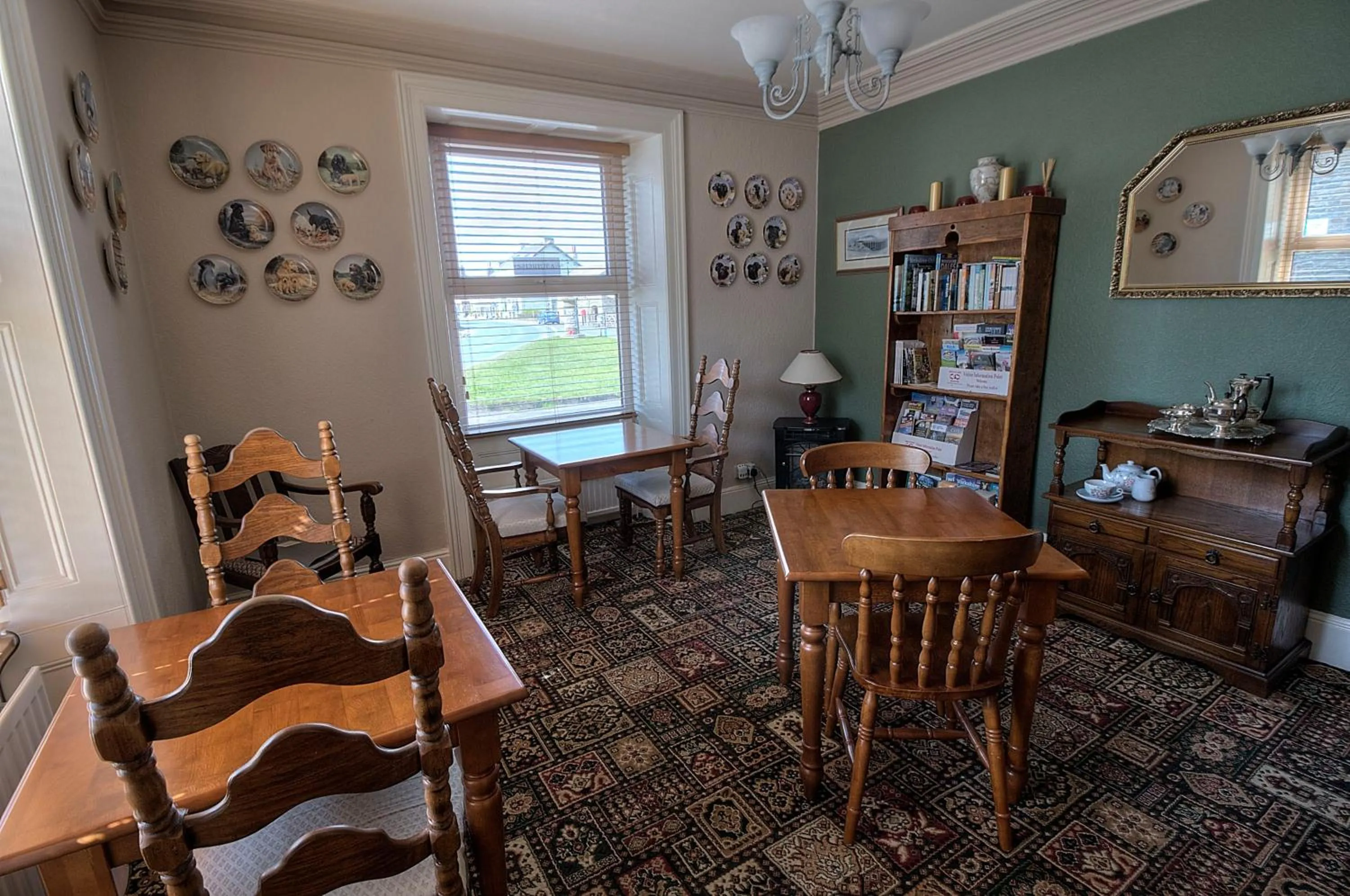 Dining area in Cornlee