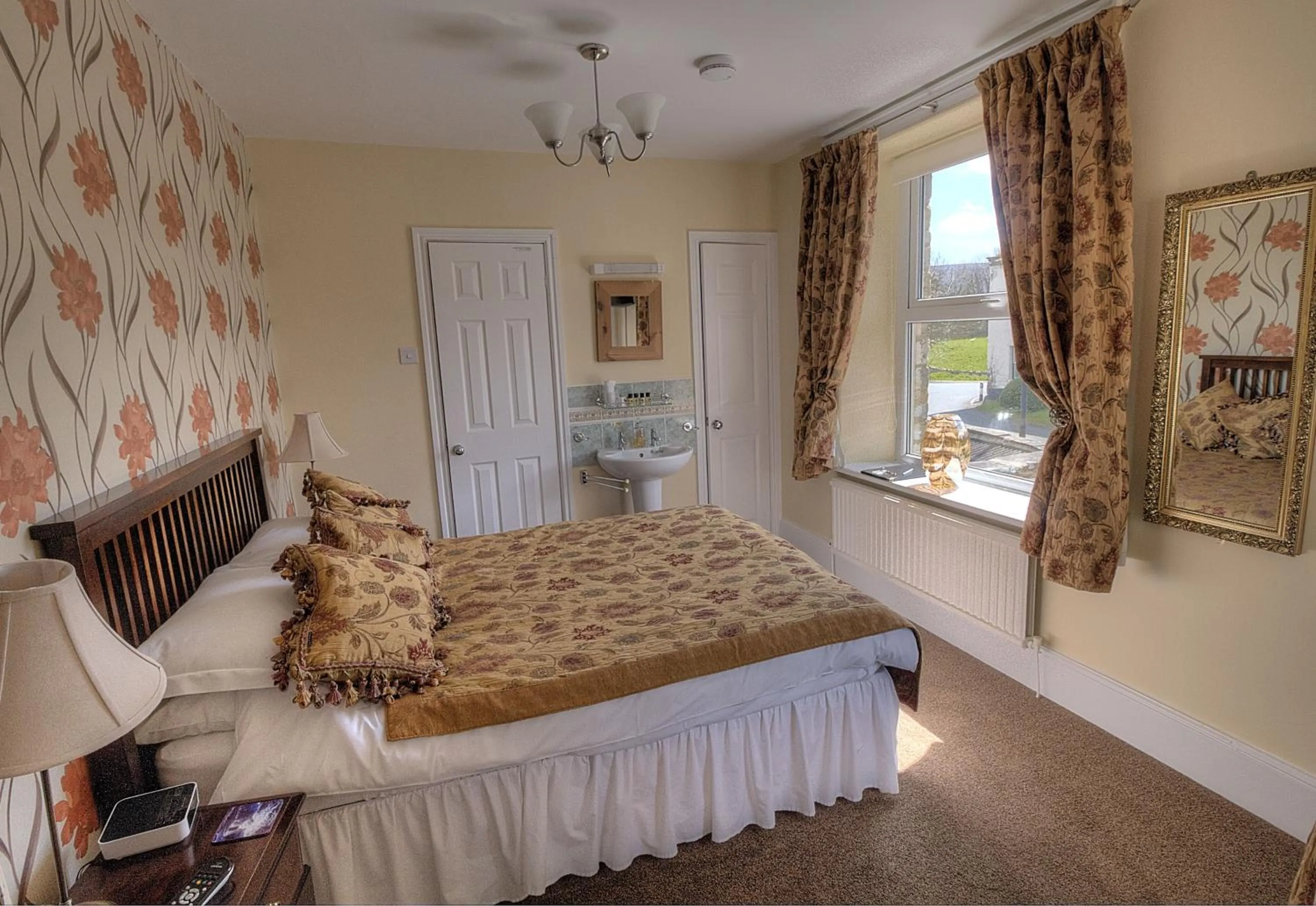 Photo of the whole room in Cornlee