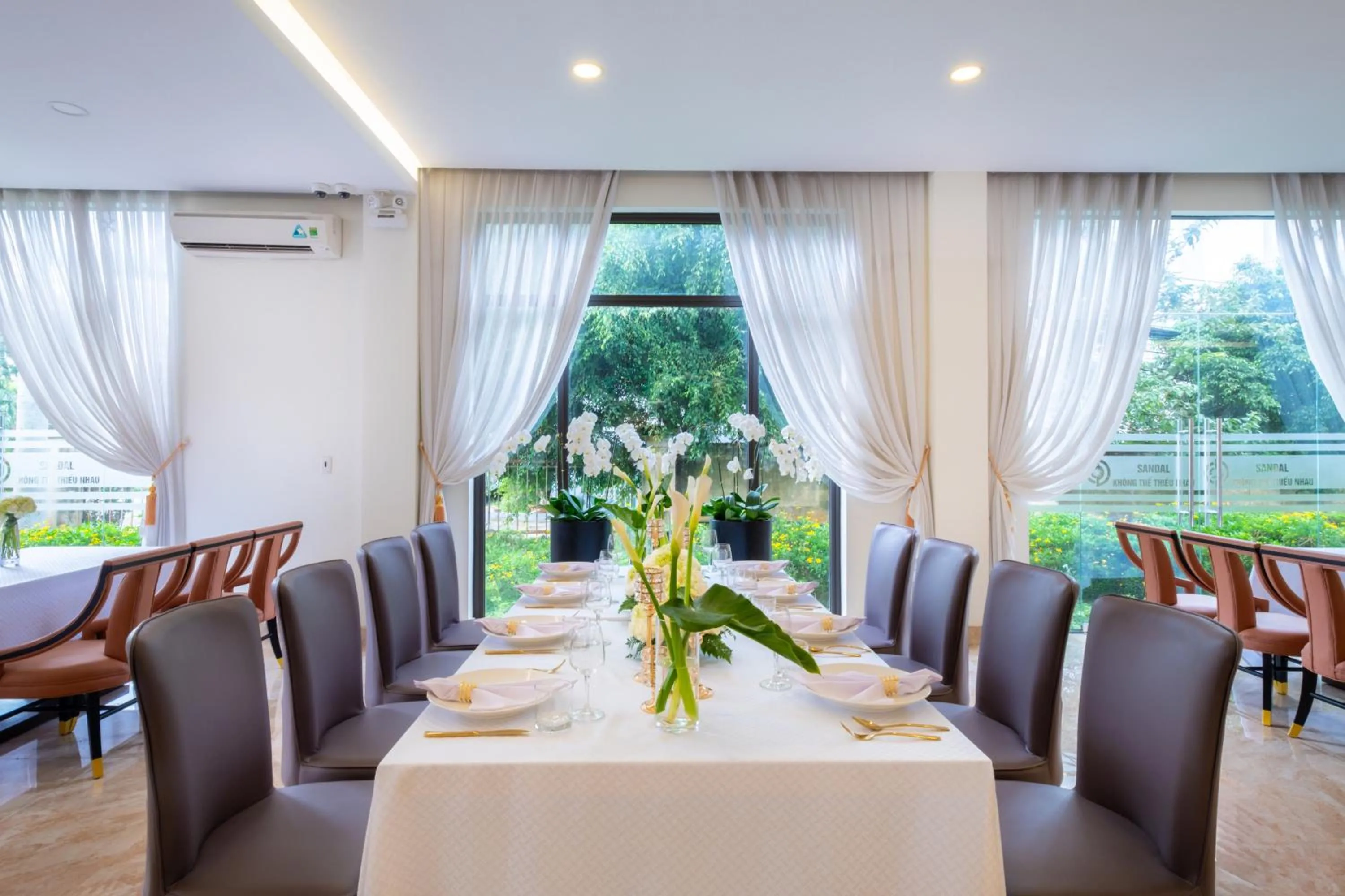 Restaurant/places to eat in Sandals Star Hotel