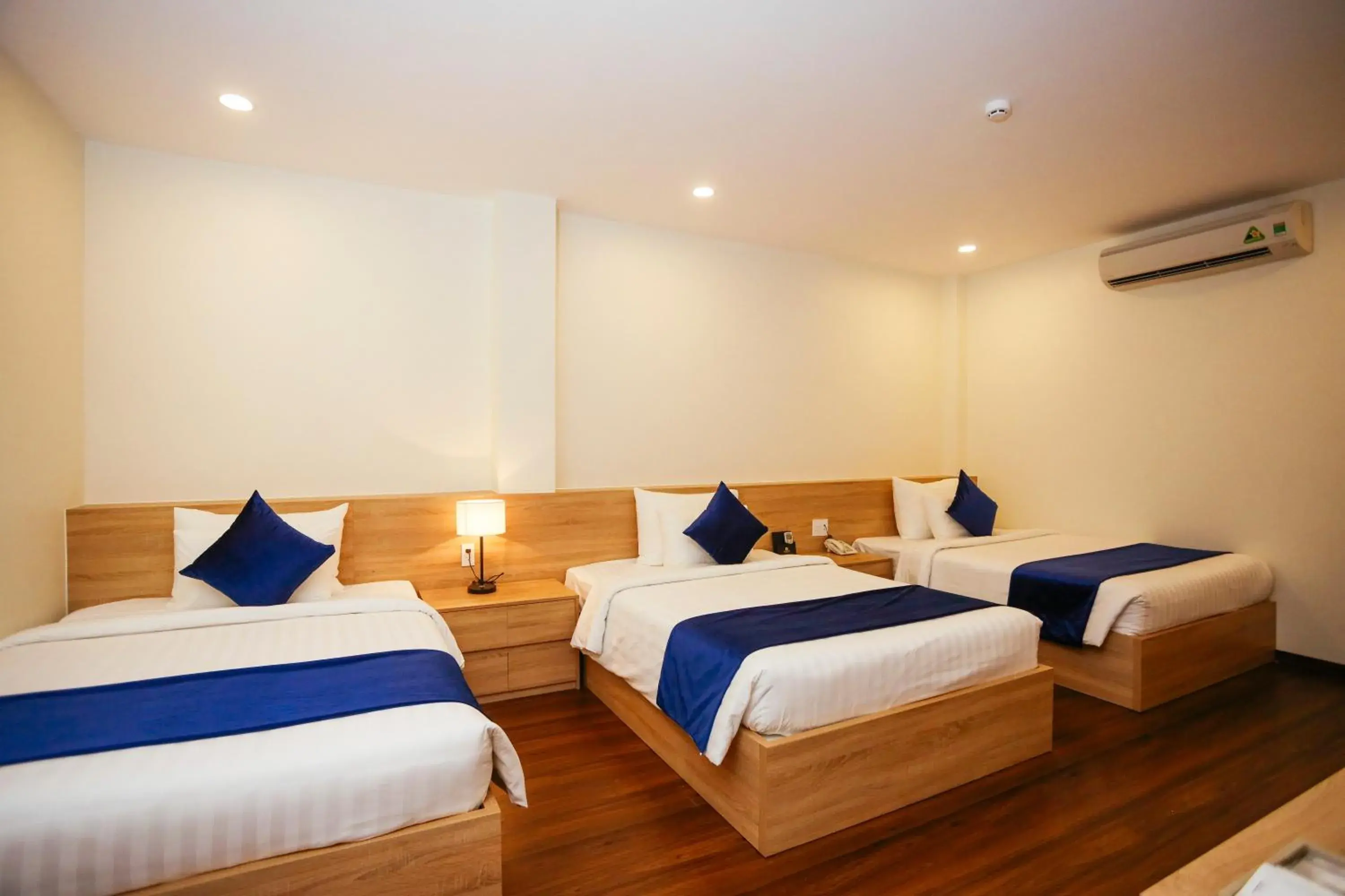 Triple Room in Sandals Star Hotel Triple Room in Sandals Star Hotel