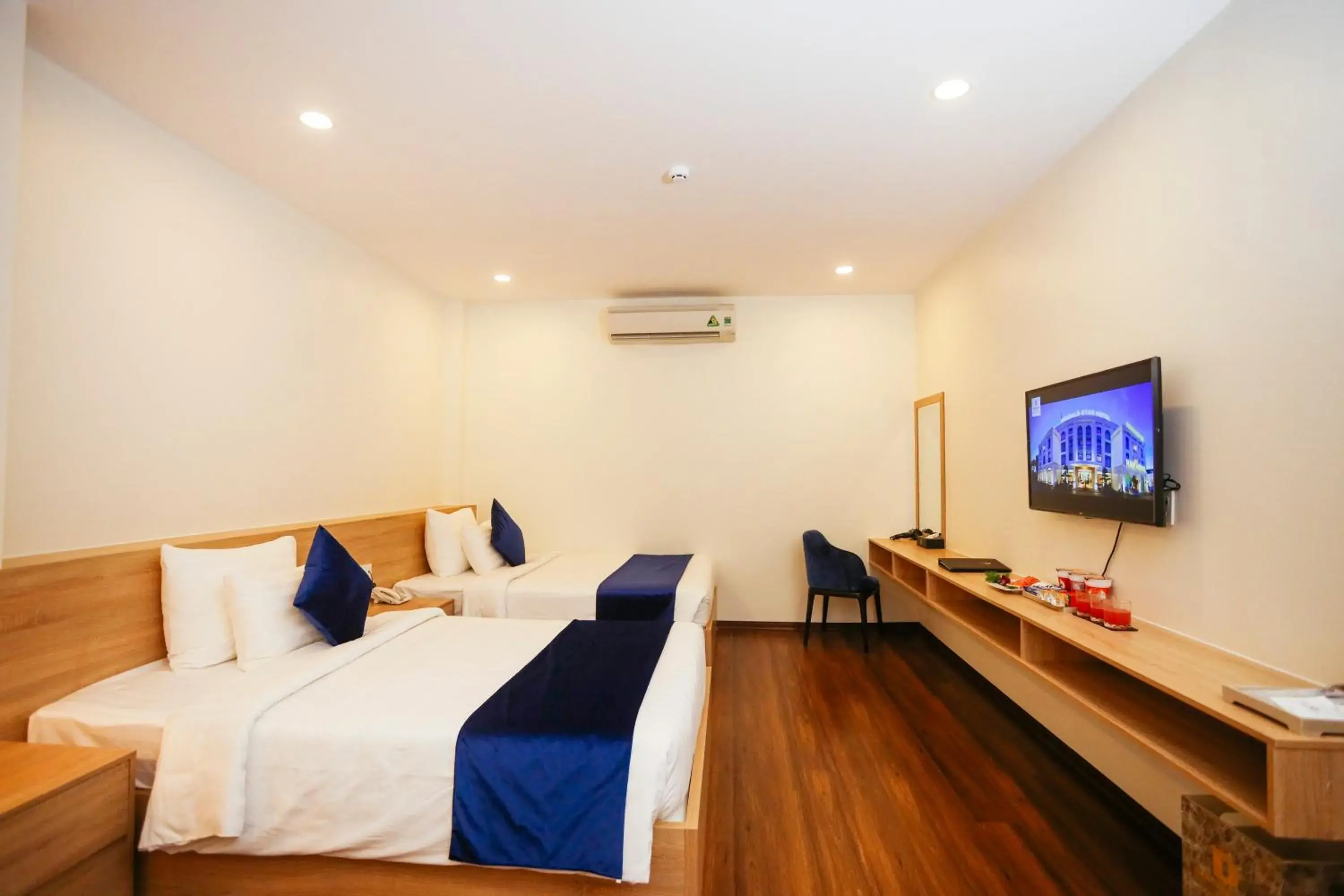 Triple Room in Sandals Star Hotel Triple Room in Sandals Star Hotel