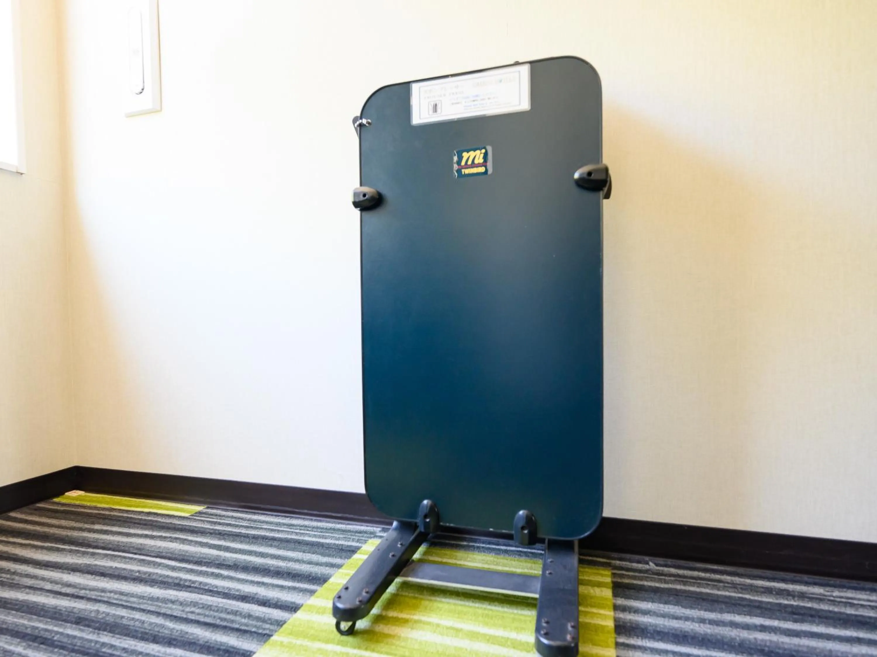 trouser press in Hotel Econo Kameyama