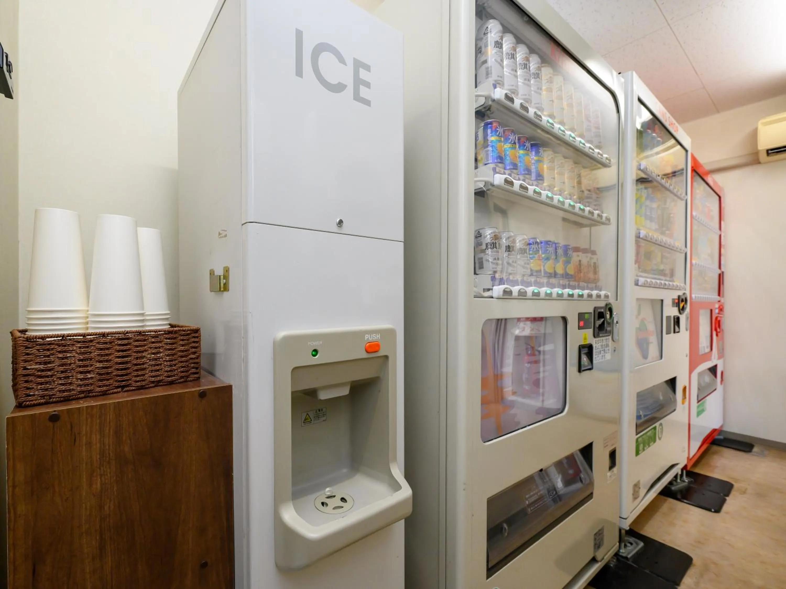 vending machine in Hotel Econo Kameyama