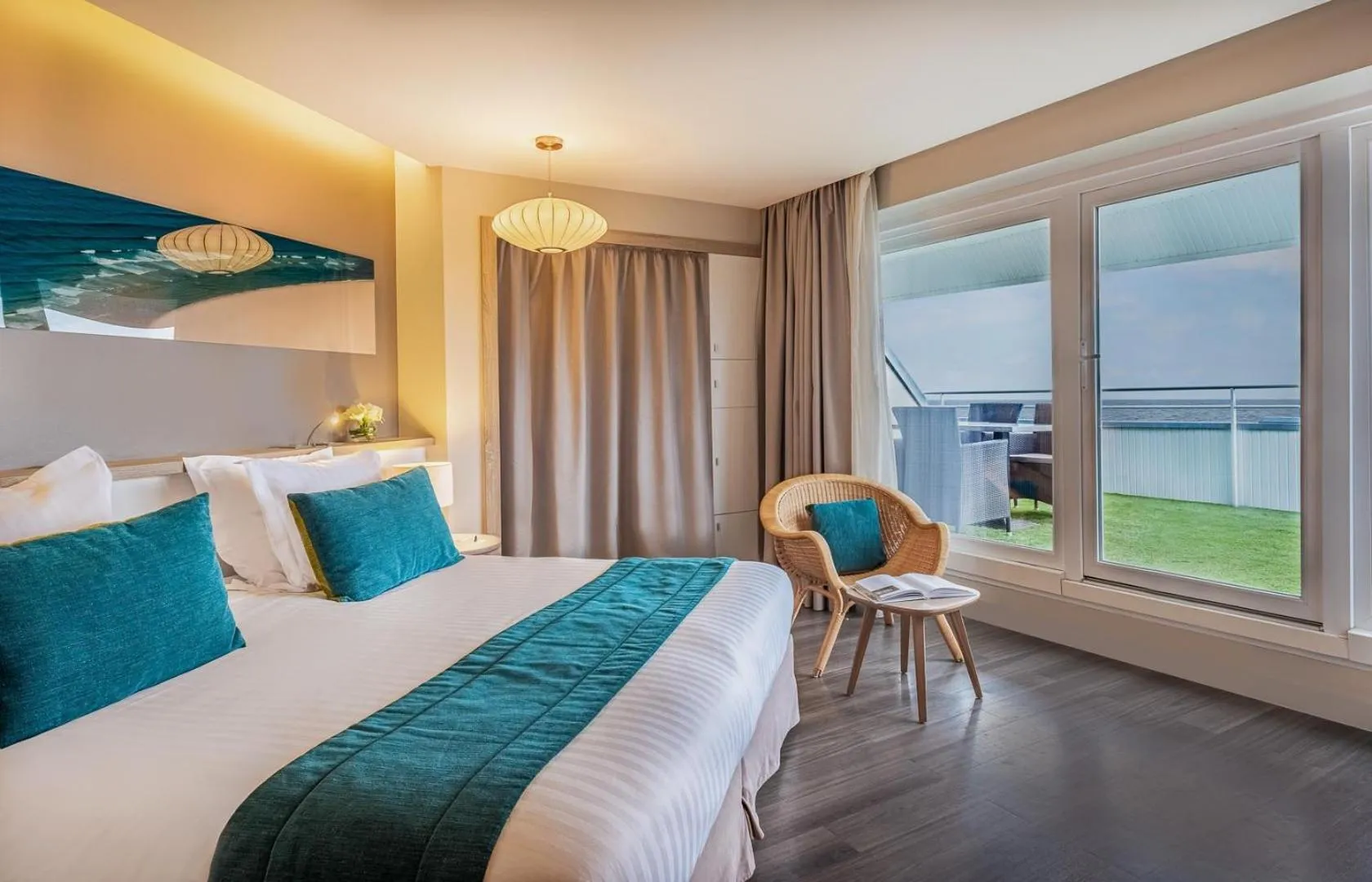 Sea view, Bed in Hôtel Le B d'Arcachon by Inwood Hotels