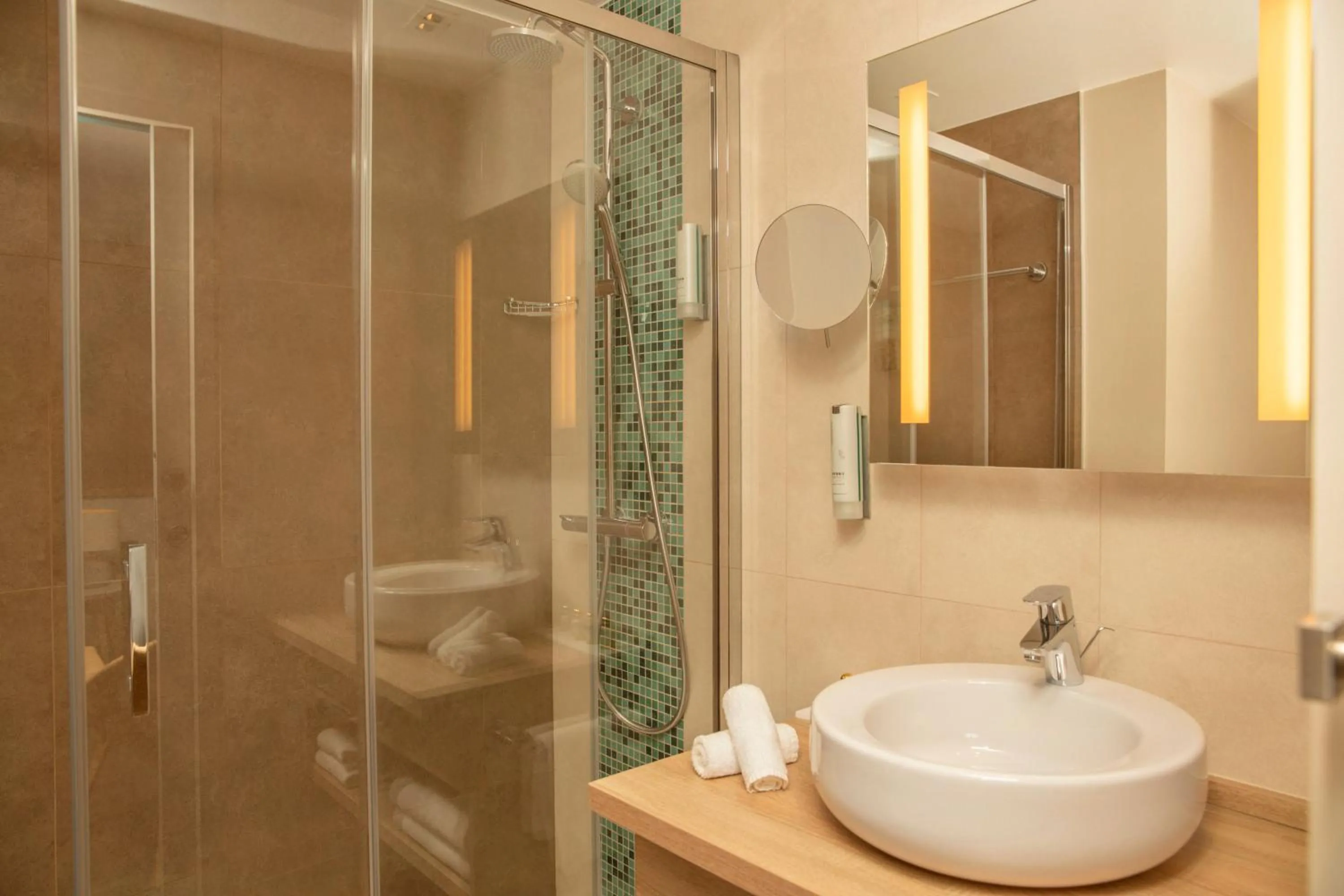 Bathroom in Hôtel Le B d'Arcachon by Inwood Hotels