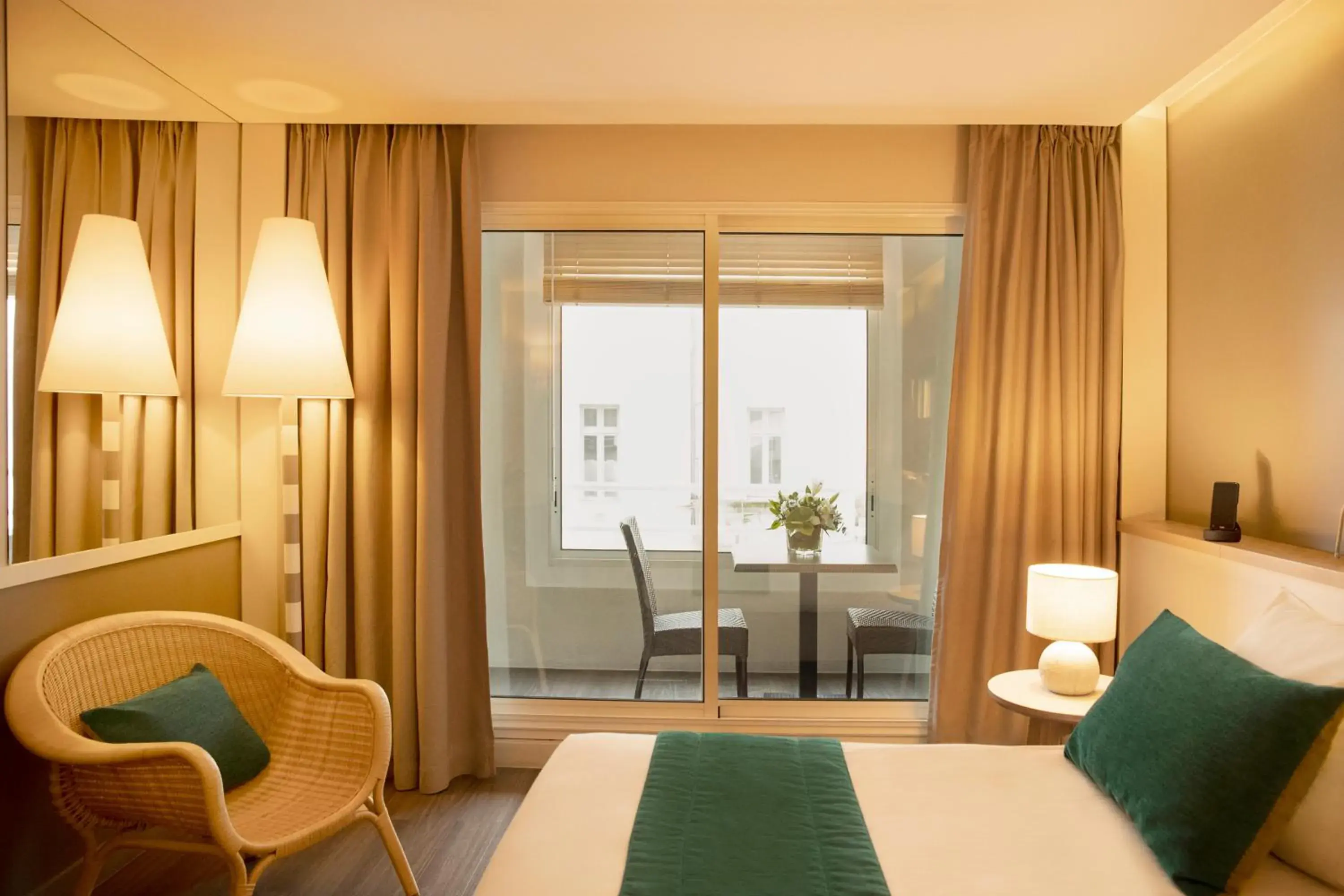 Bedroom, Bed in Hôtel Le B d'Arcachon by Inwood Hotels Bedroom, Bed in Hôtel Le B d'Arcachon by Inwood Hotels