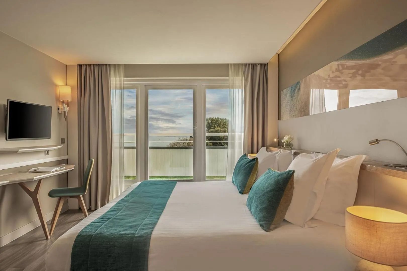 Sea view, Bed in Hôtel Le B d'Arcachon by Inwood Hotels