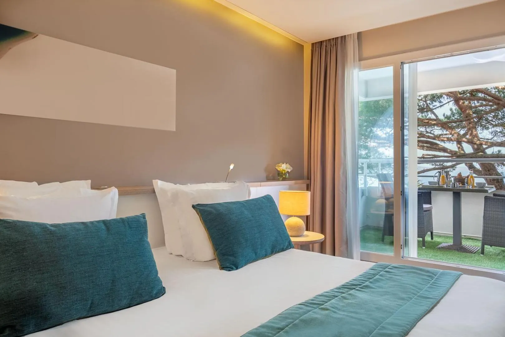 Bed in Hôtel Le B d'Arcachon by Inwood Hotels