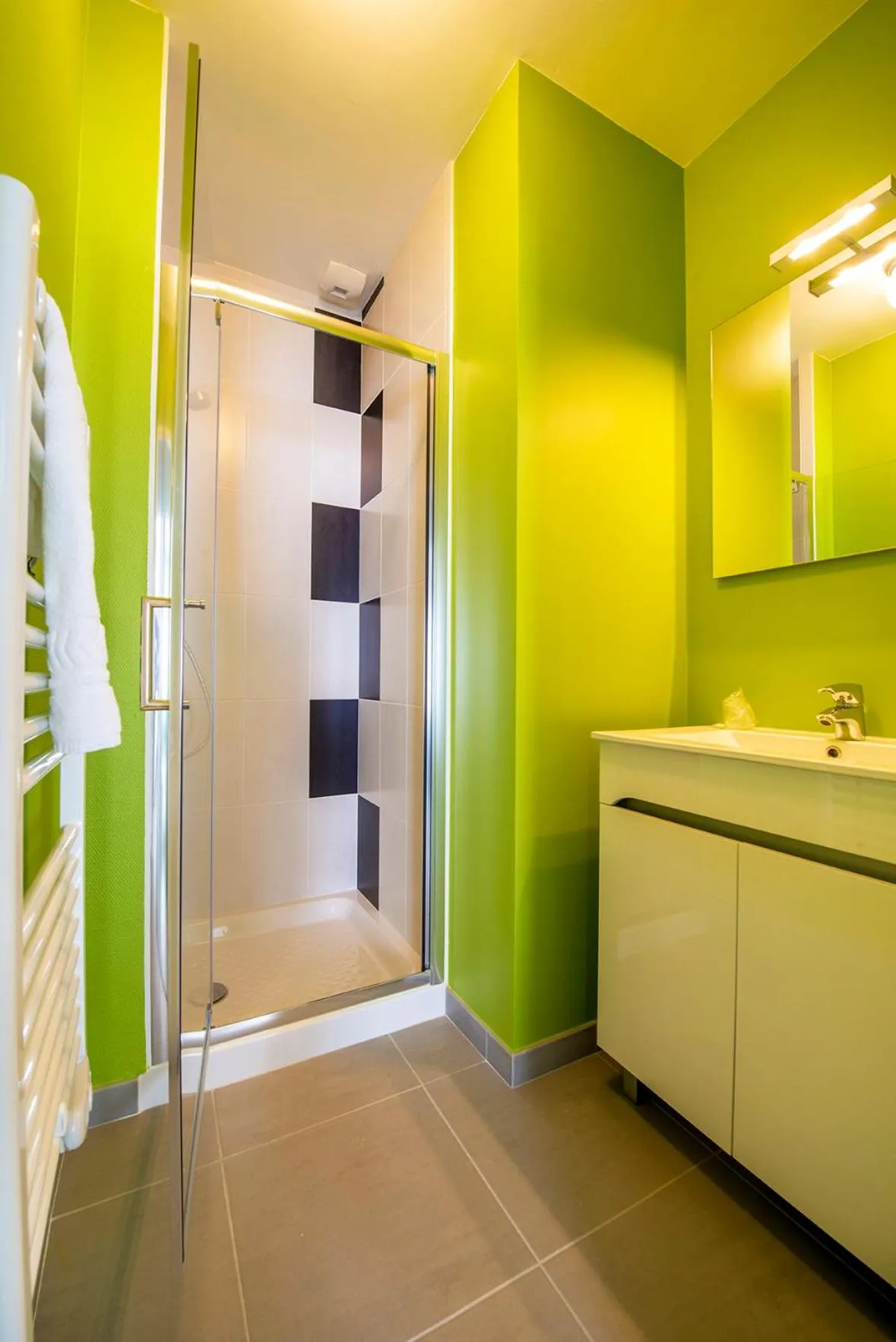 Bathroom in Ternélia Henri IV