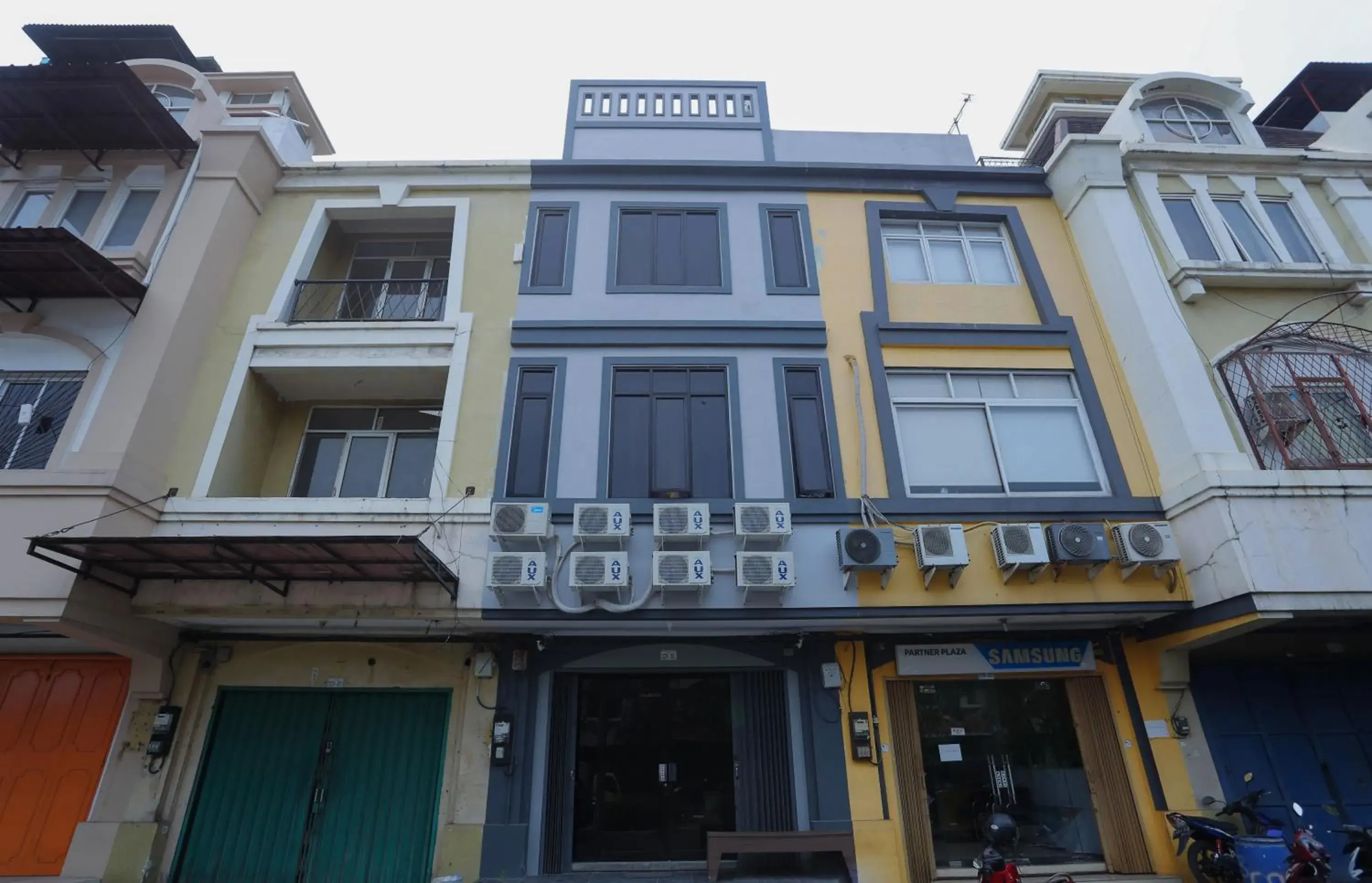 Property building in ratana cengkareng syariah Property building in ratana cengkareng syariah