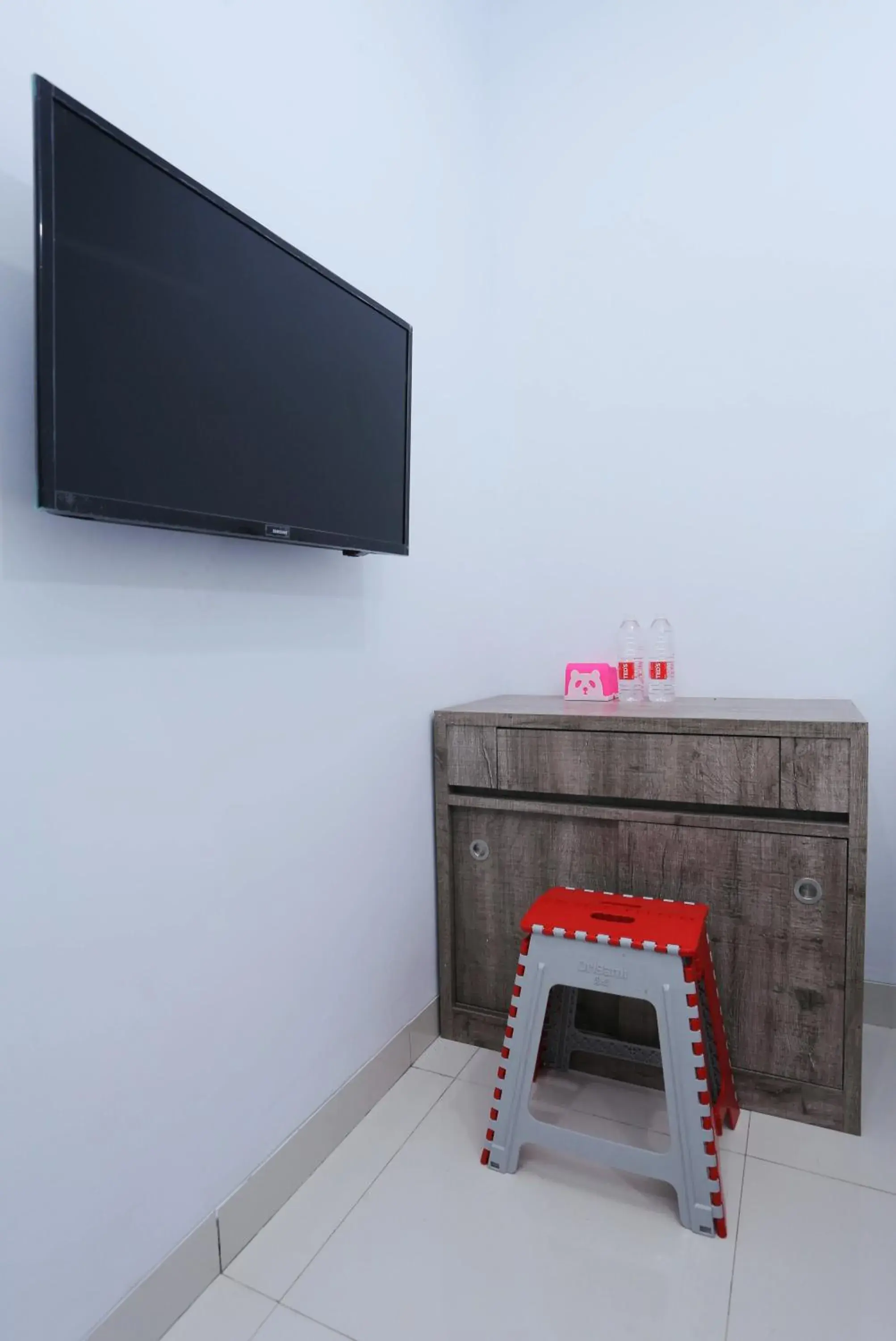 TV and multimedia in ratana cengkareng syariah TV and multimedia in ratana cengkareng syariah