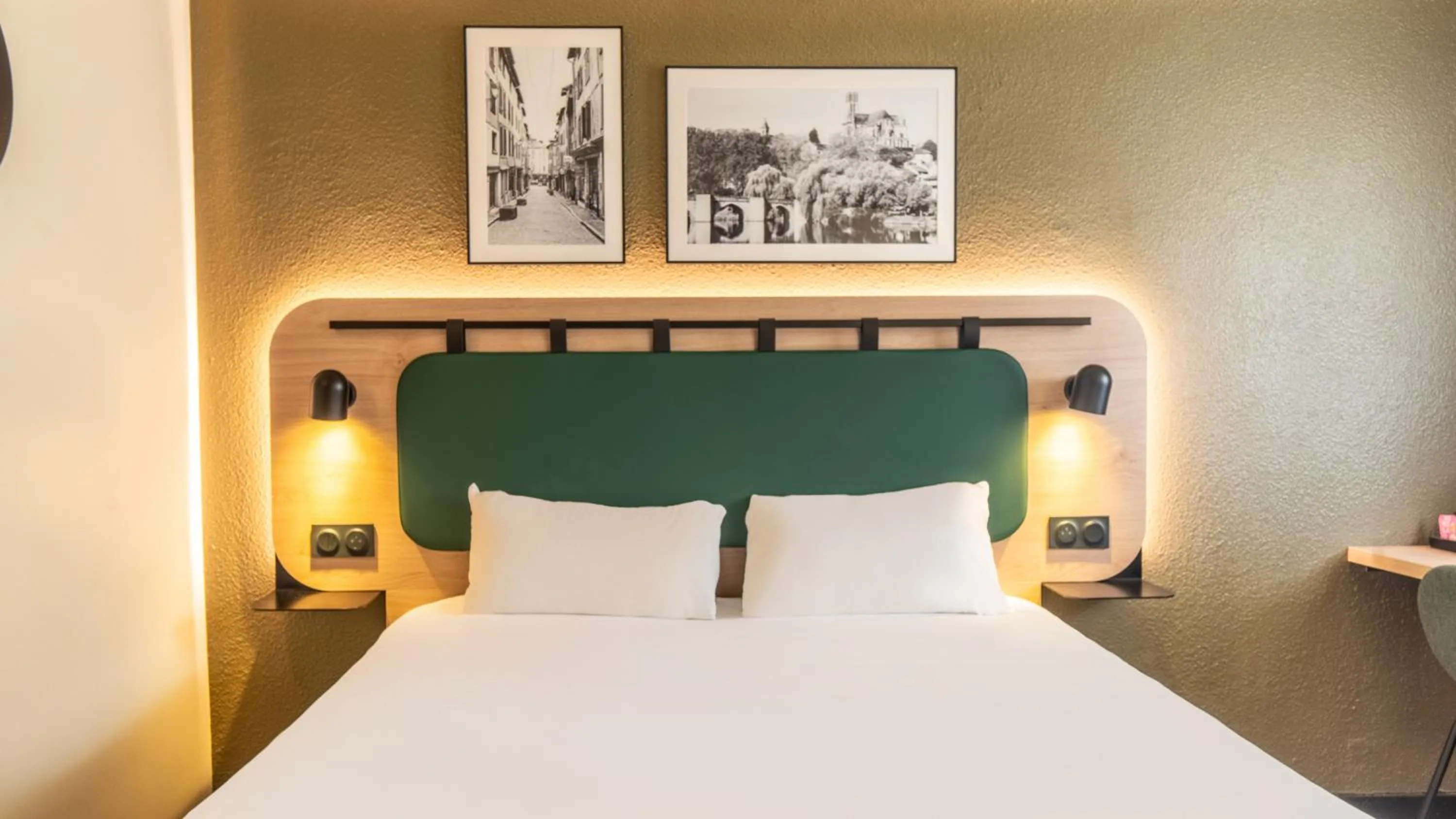 Bedroom, Bed in Campanile Limoges Nord