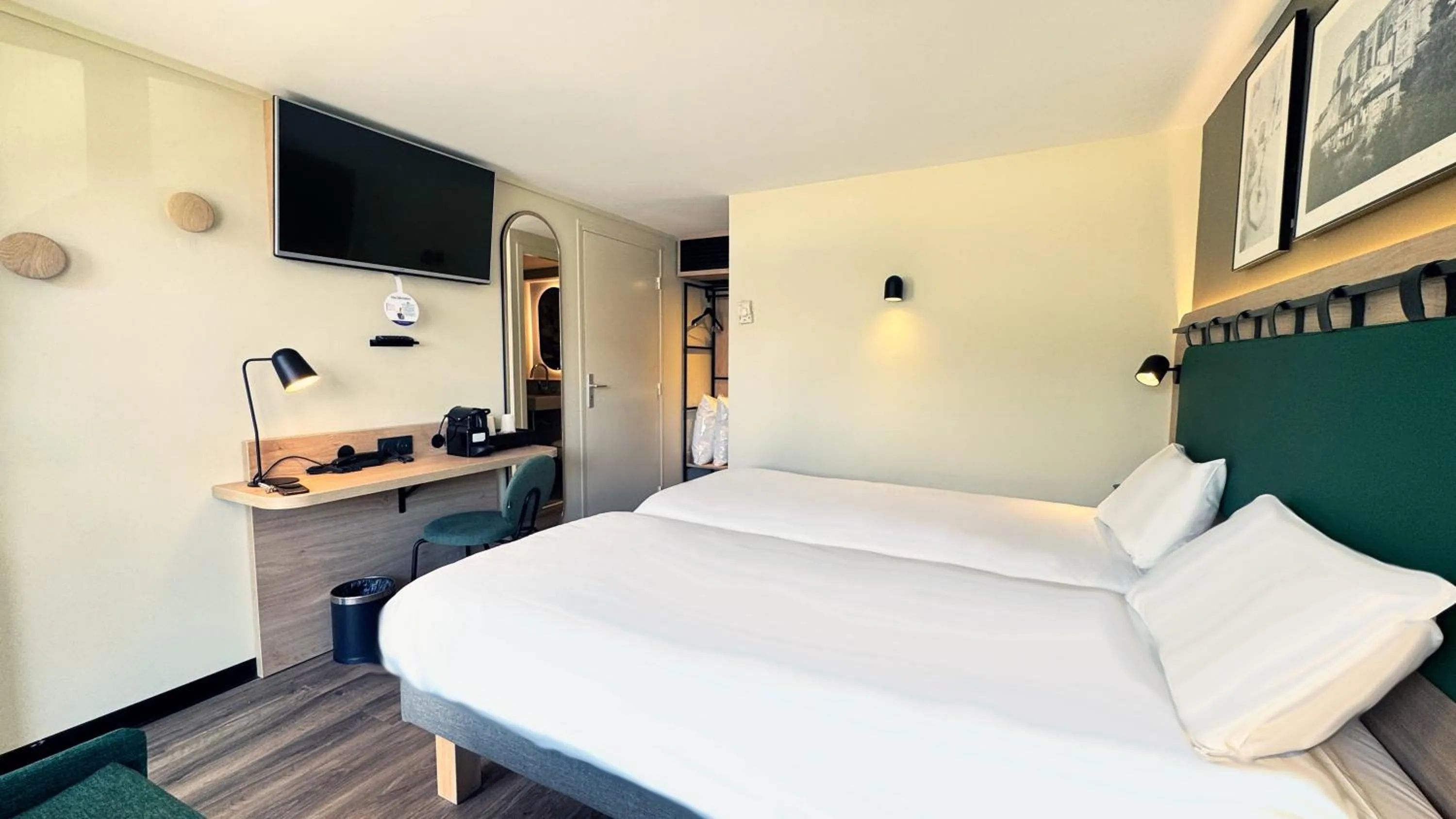 Bed in Campanile Limoges Nord