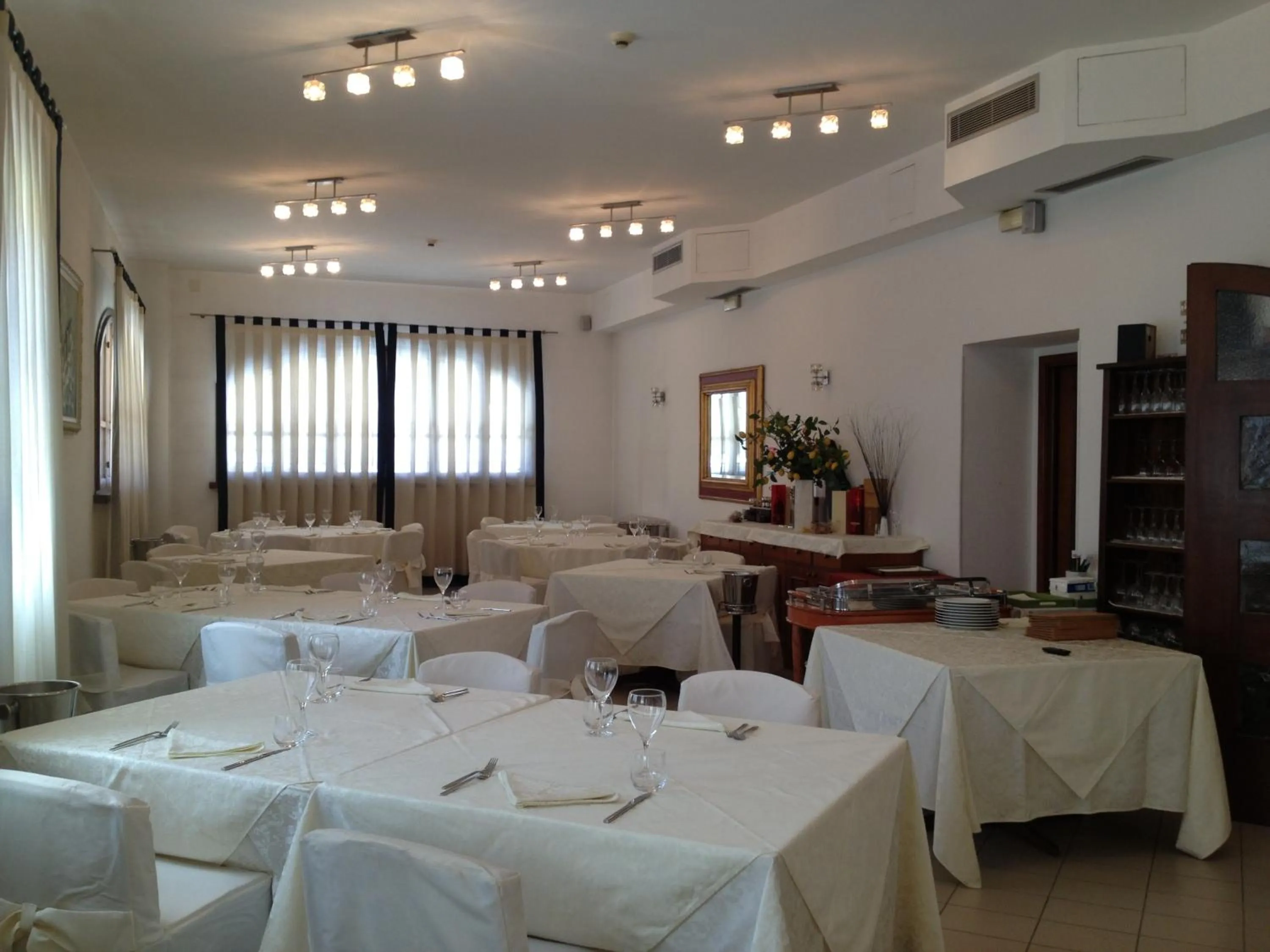 Restaurant/places to eat in La Vela