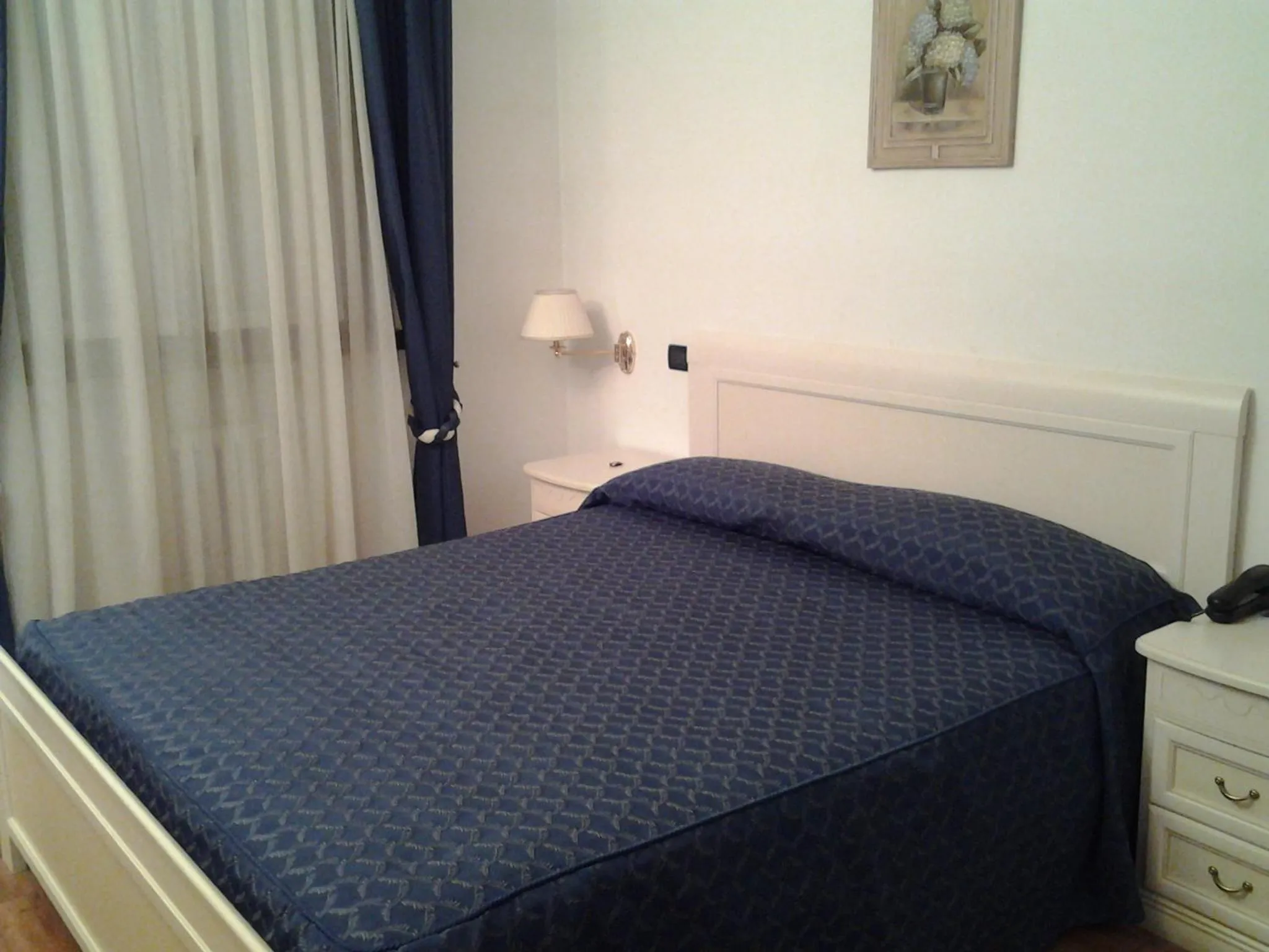 Photo of the whole room, Bed in La Vela