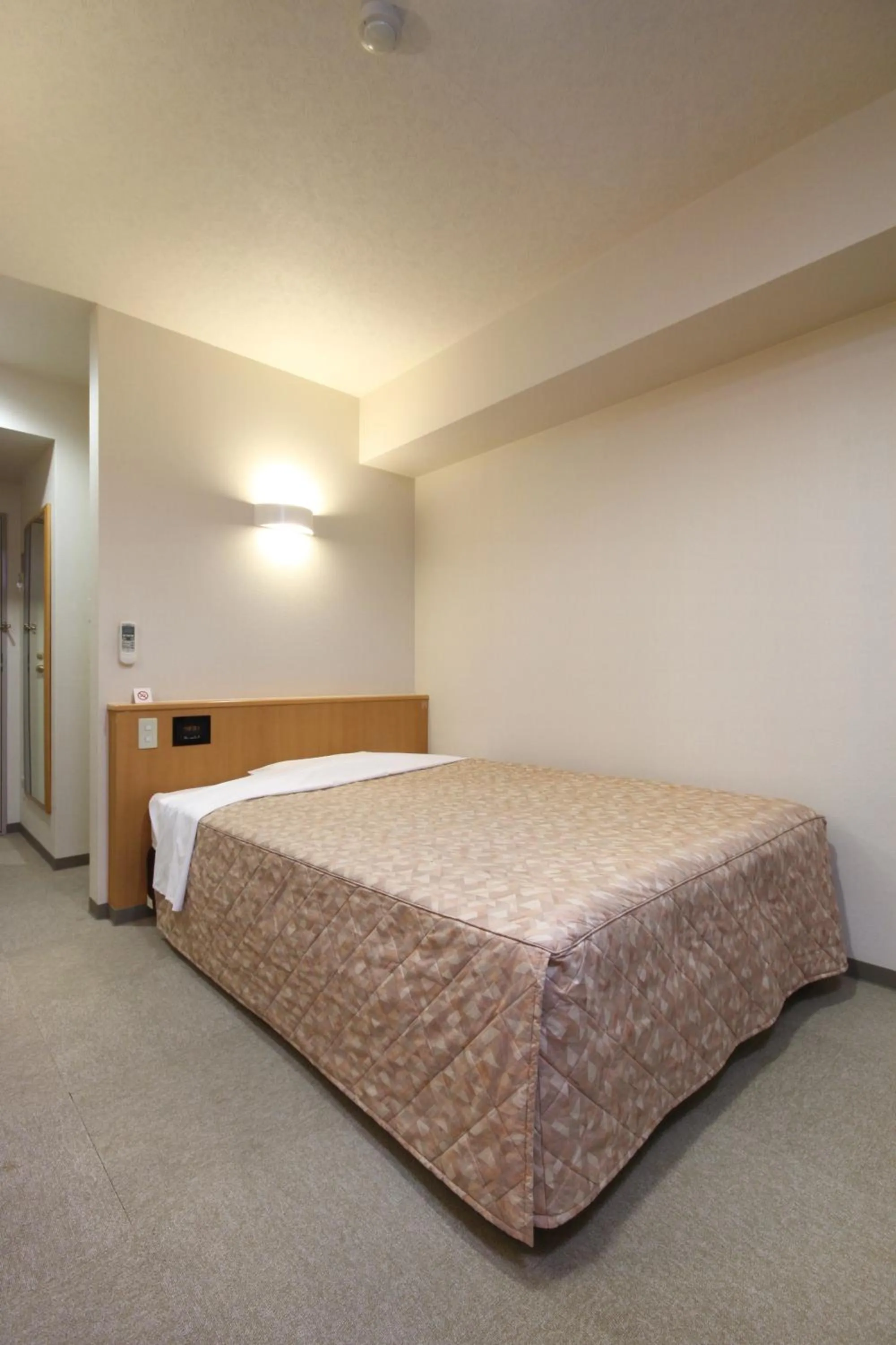 Photo of the whole room, Bed in Best Inn Uozu