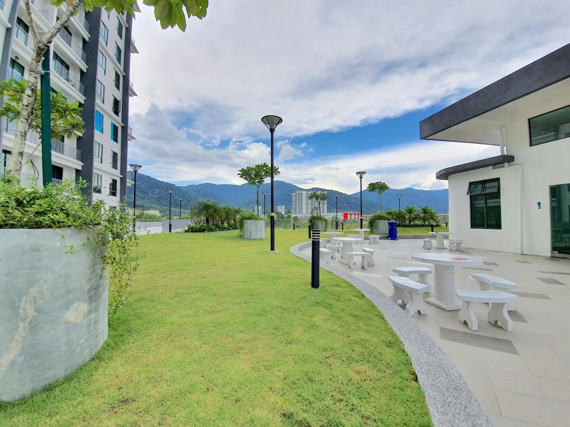 Garden in Ipoh Meru Casa Kayangan by BeeStay