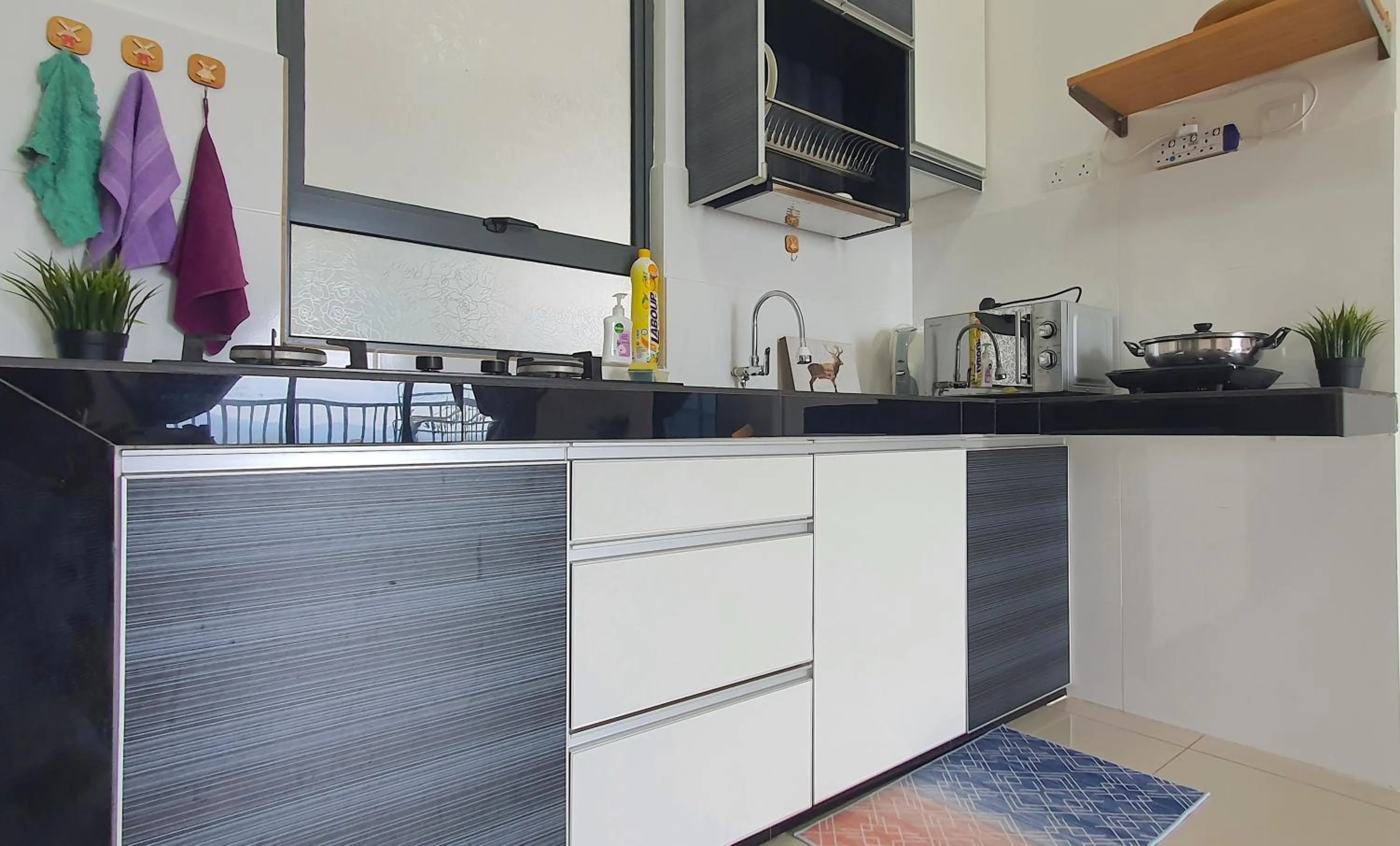 kitchen in Ipoh Meru Casa Kayangan by BeeStay