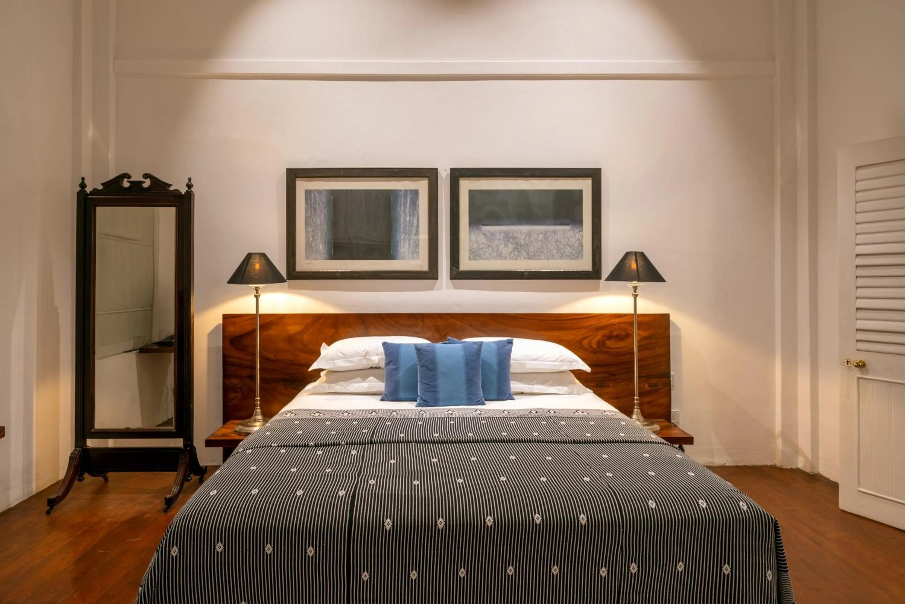 Photo of the whole room, Bed in De Saram House by Geoffrey Bawa