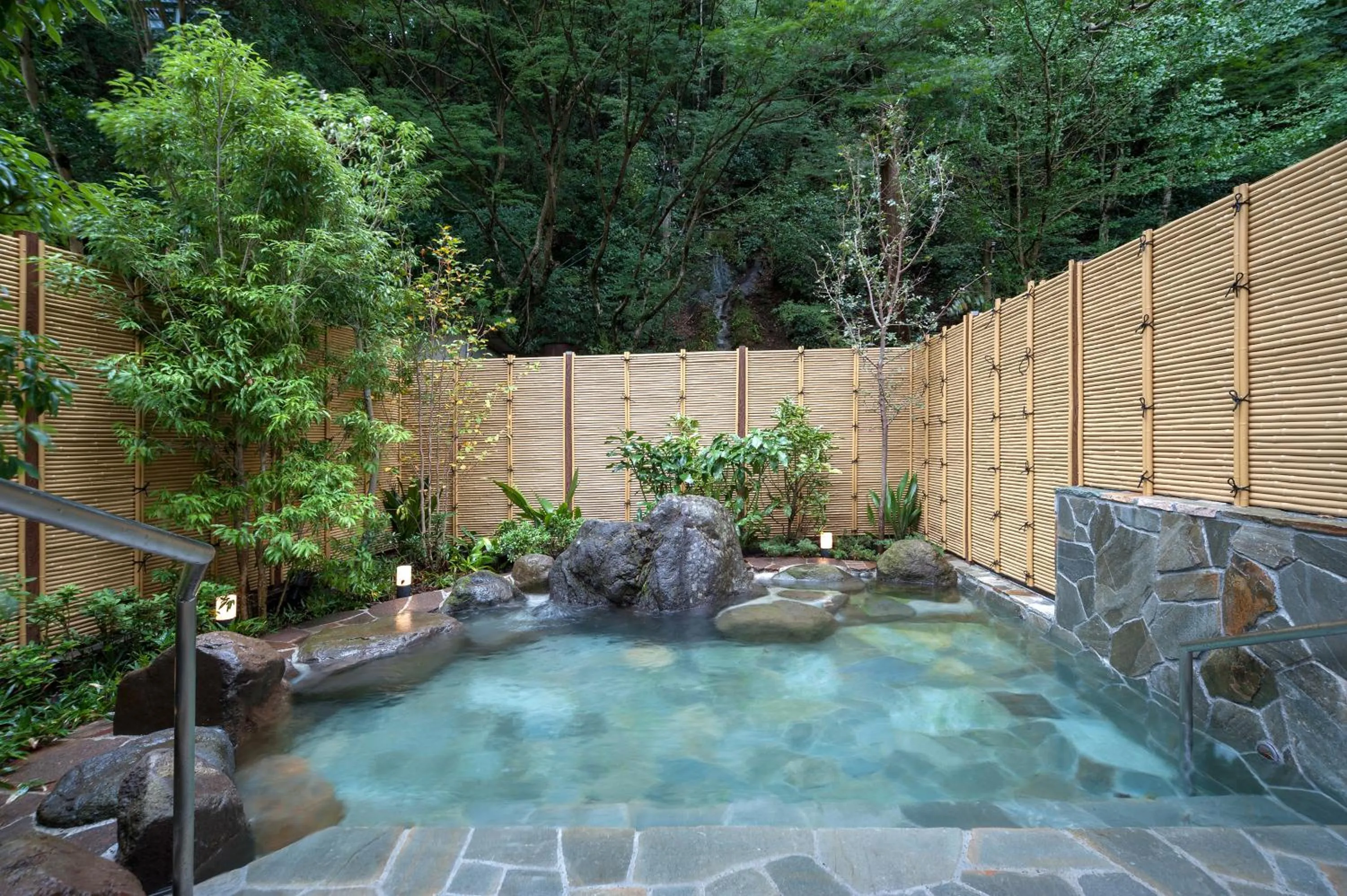 Hot Spring Bath in KANSUIRO ANNEX