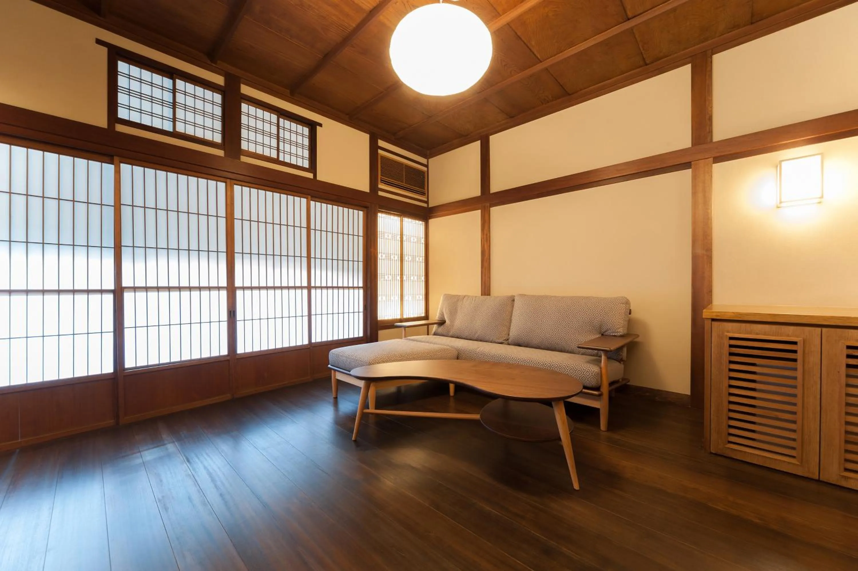 Decorative detail in KANSUIRO ANNEX