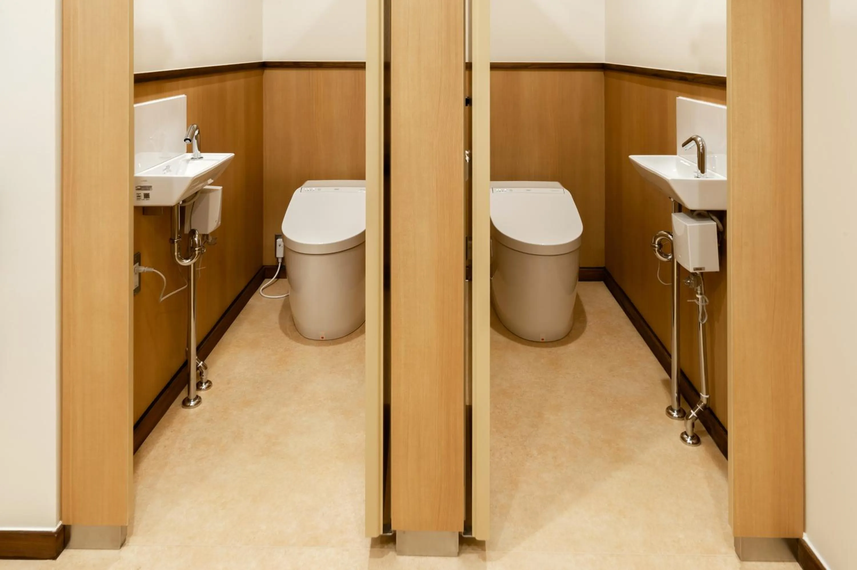 Toilet in KANSUIRO ANNEX