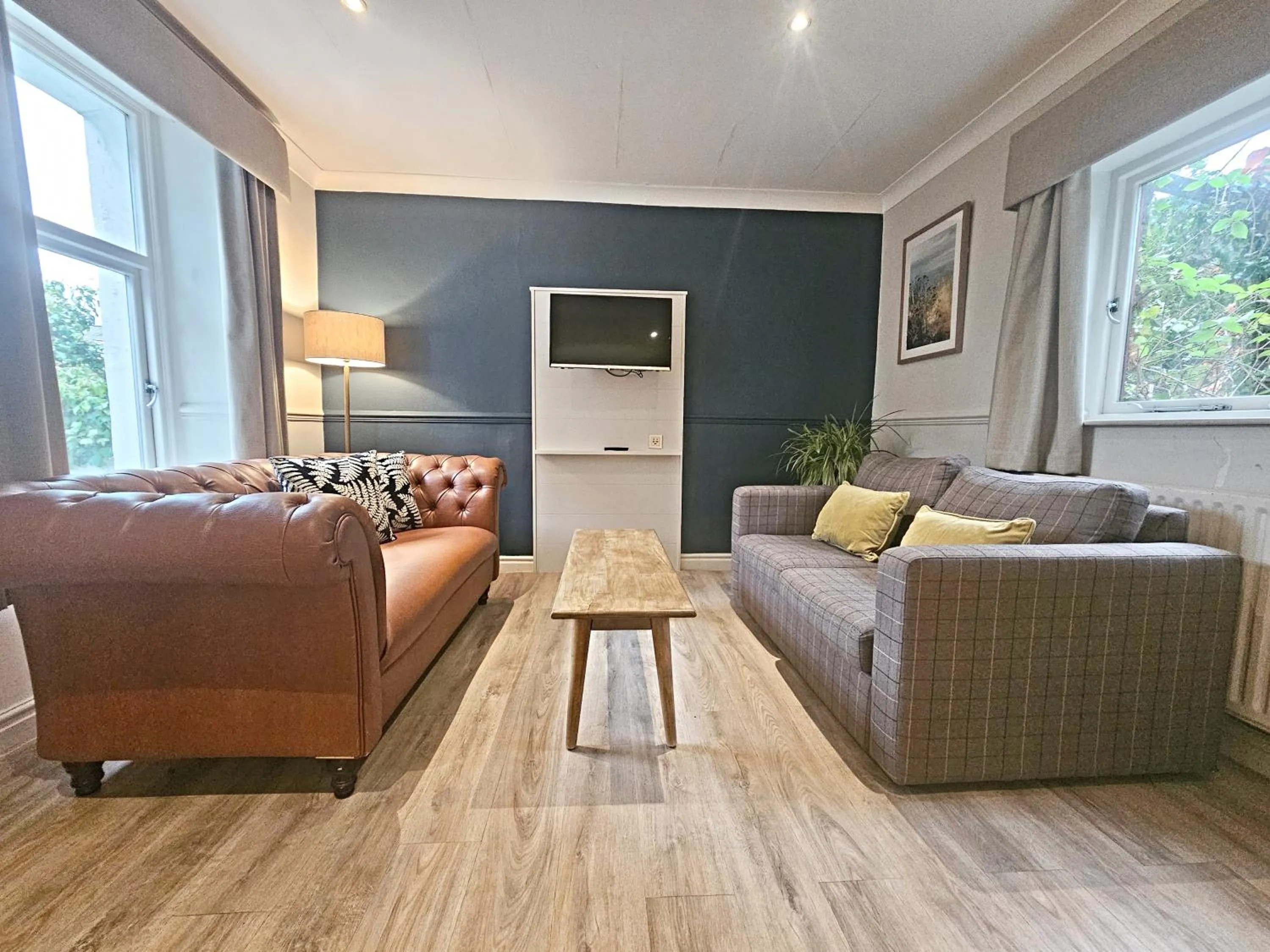 TV and multimedia in Derwent Manor Apartments