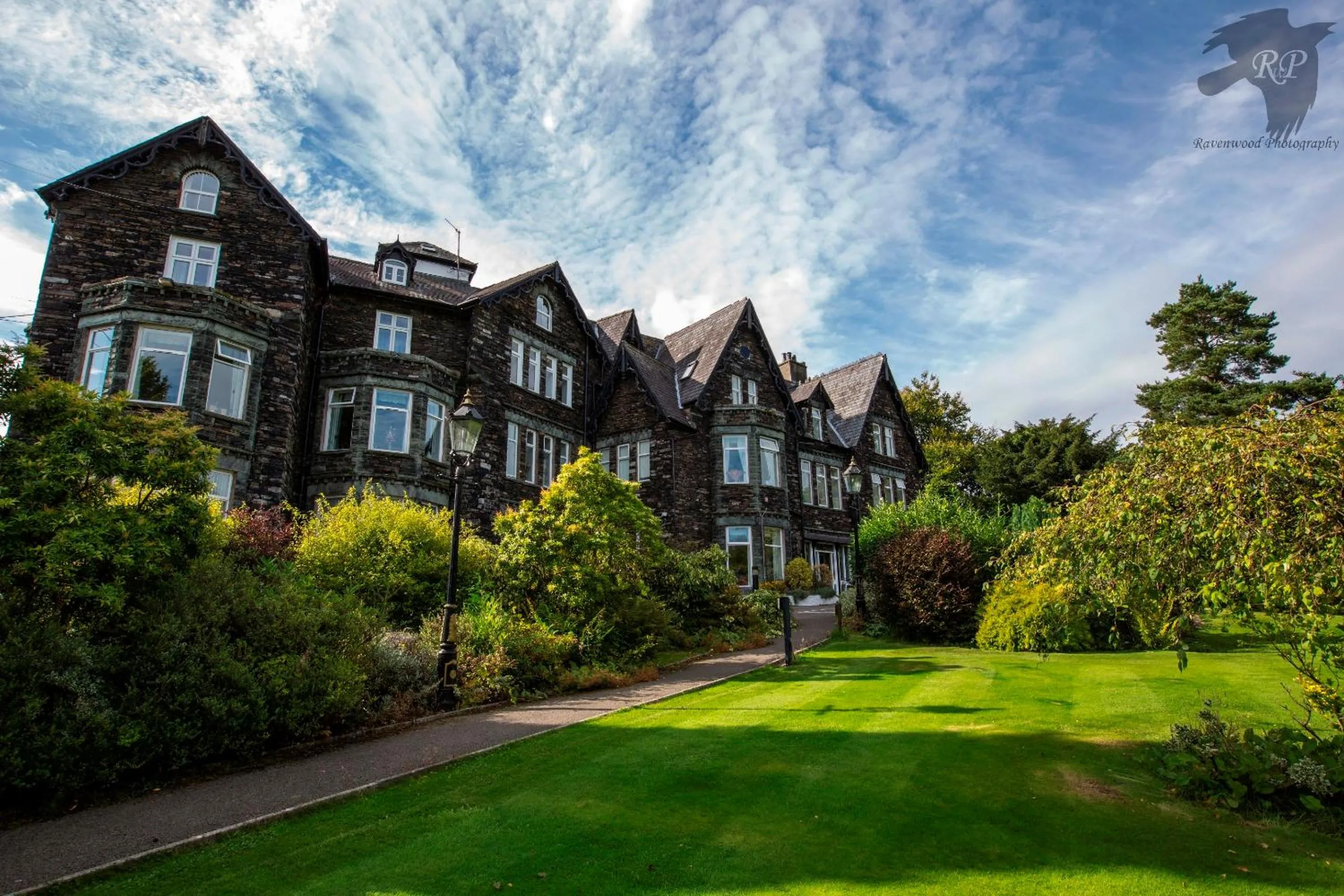 Facade/entrance in Derwent Manor Apartments