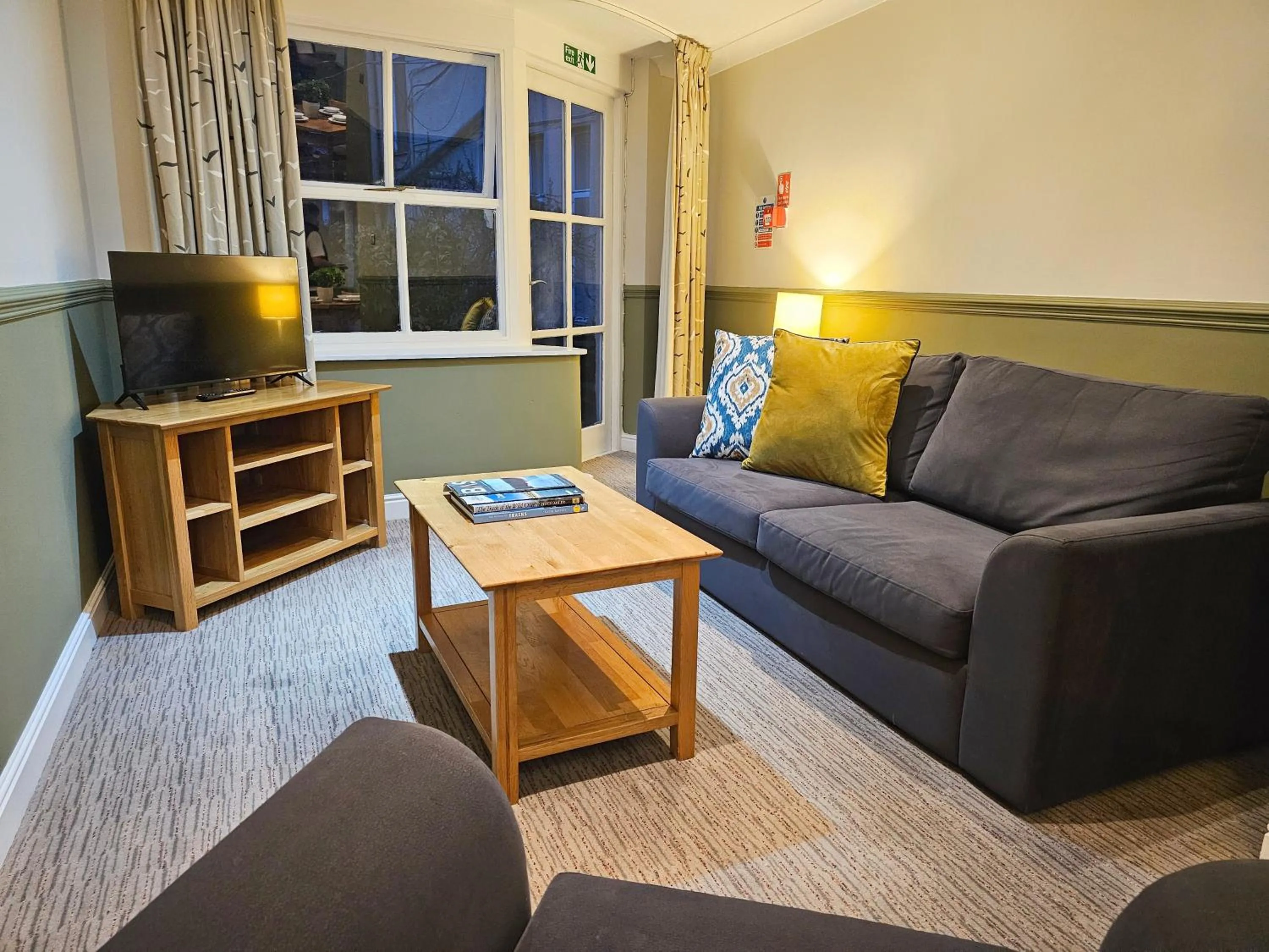 TV and multimedia in Derwent Manor Apartments