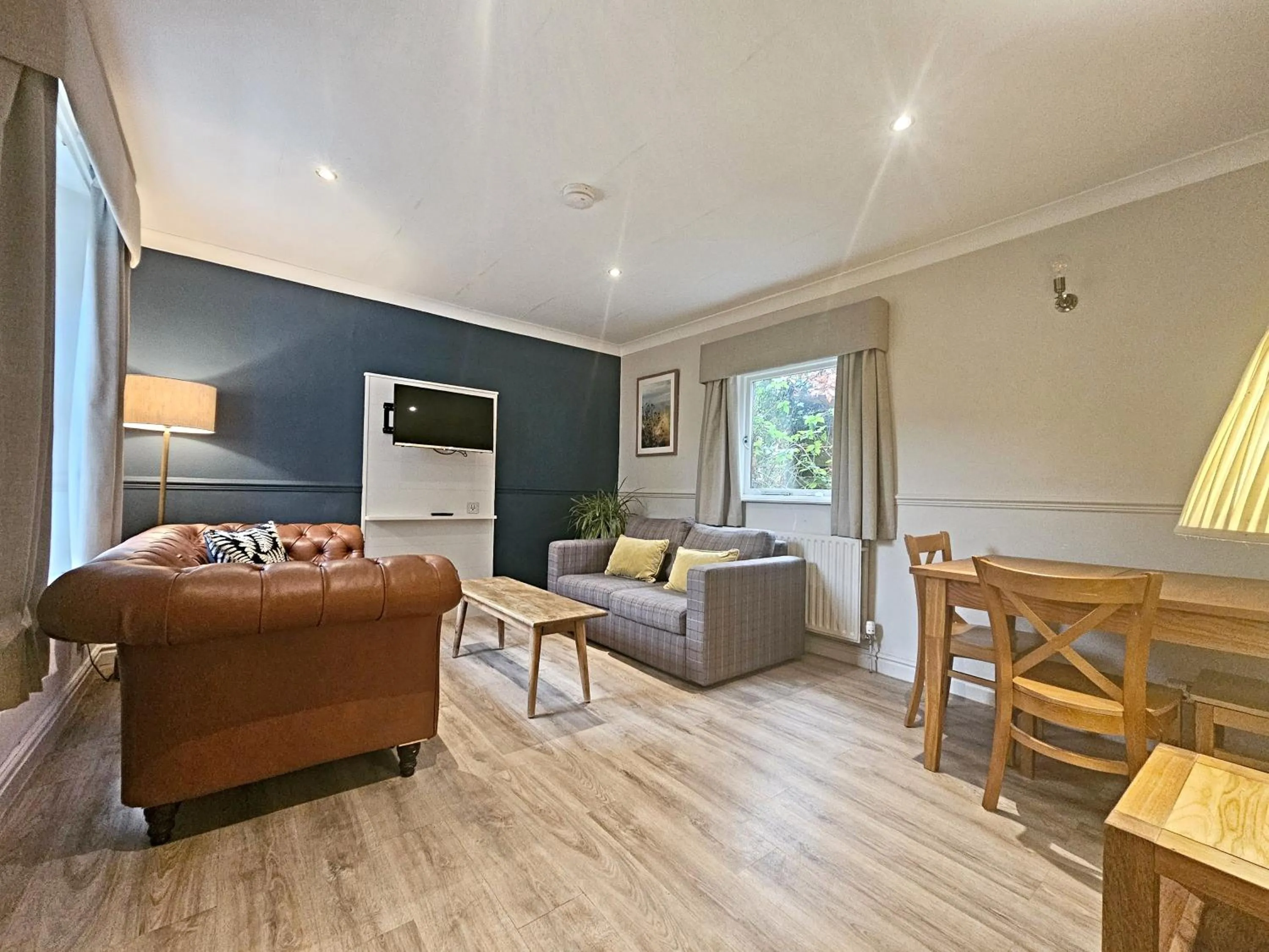 TV and multimedia in Derwent Manor Apartments