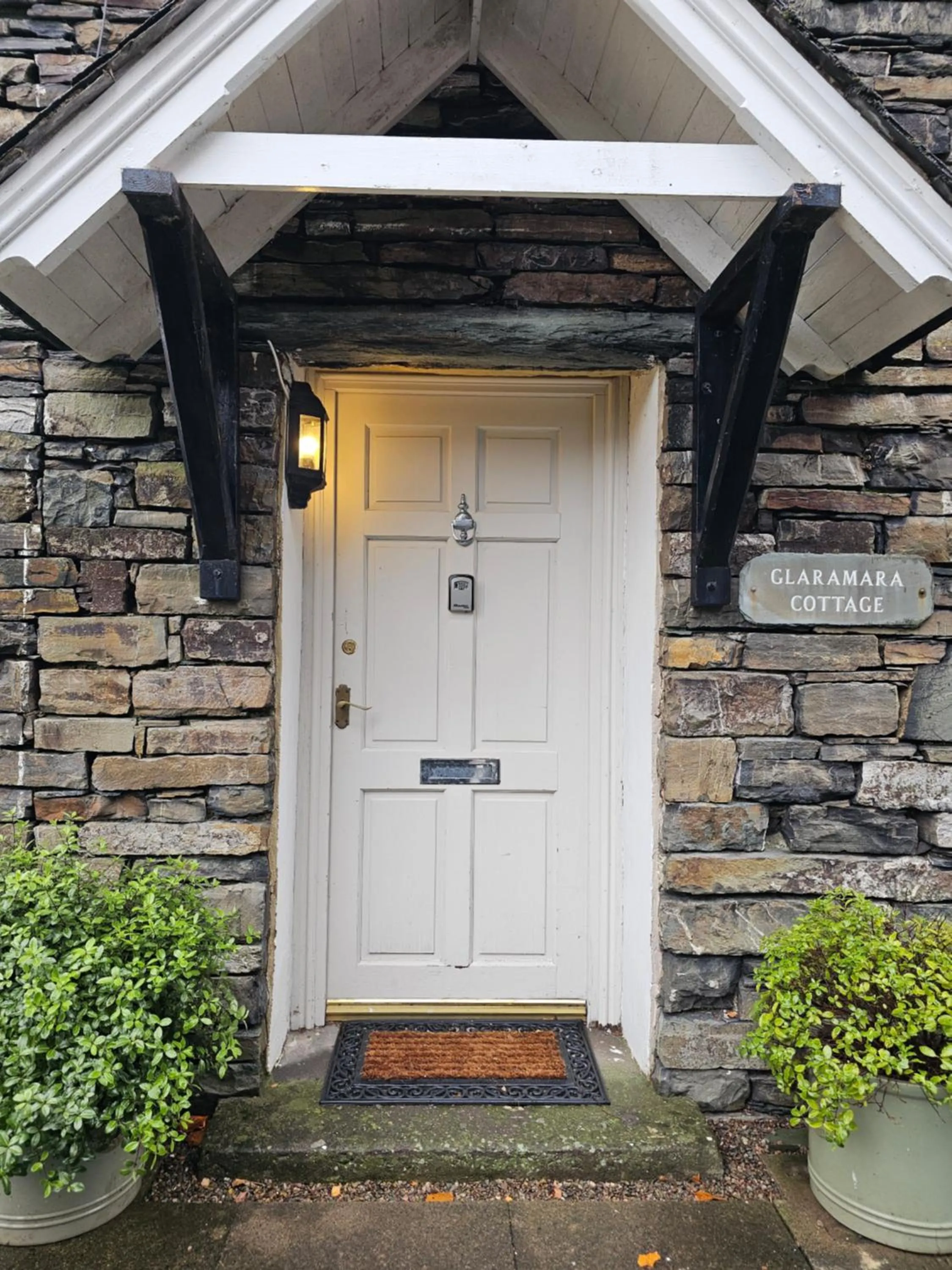Facade/entrance in Derwent Manor Apartments