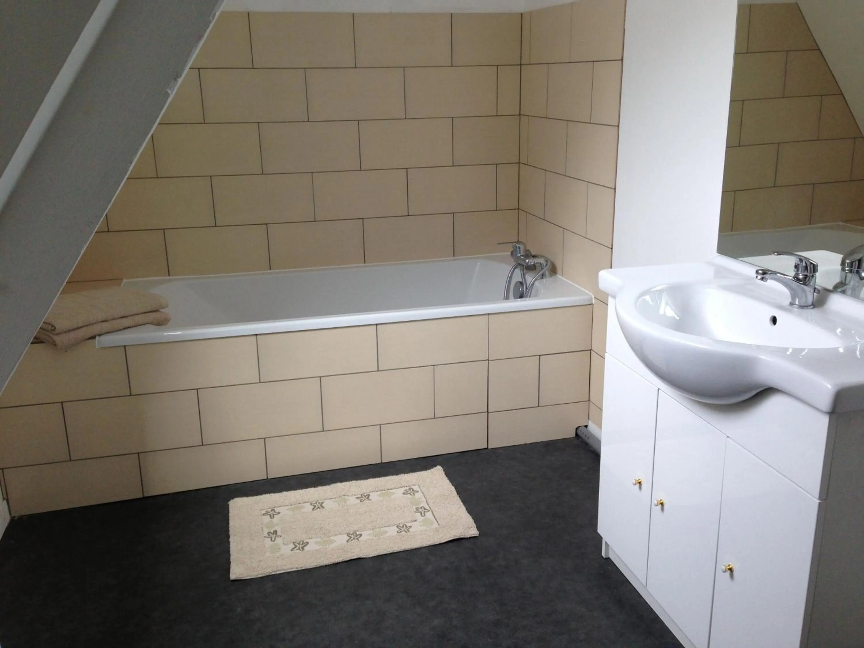 Bathroom in Le Château de Grèges