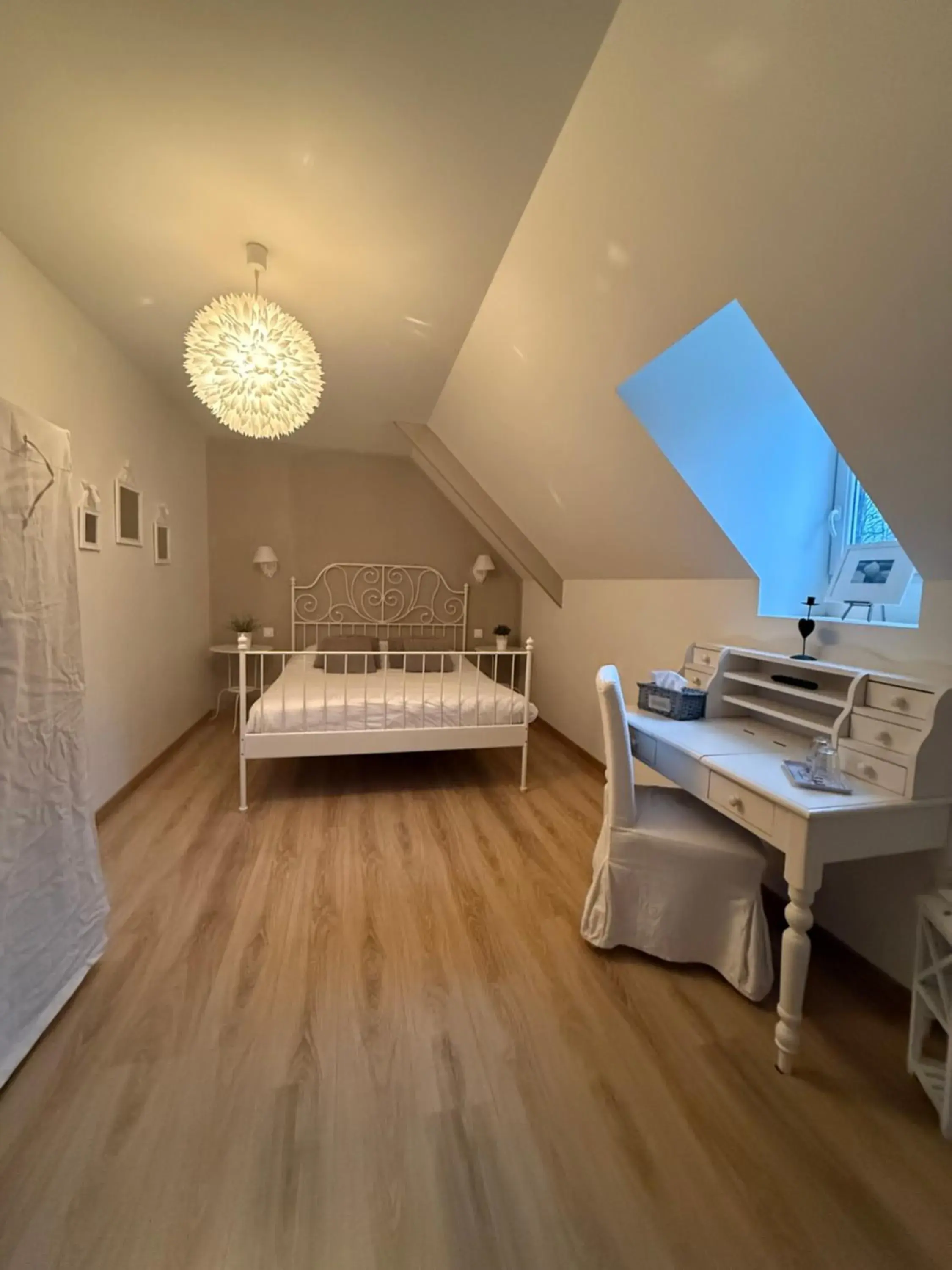 Double Room in Le Château de Grèges Double Room in Le Château de Grèges