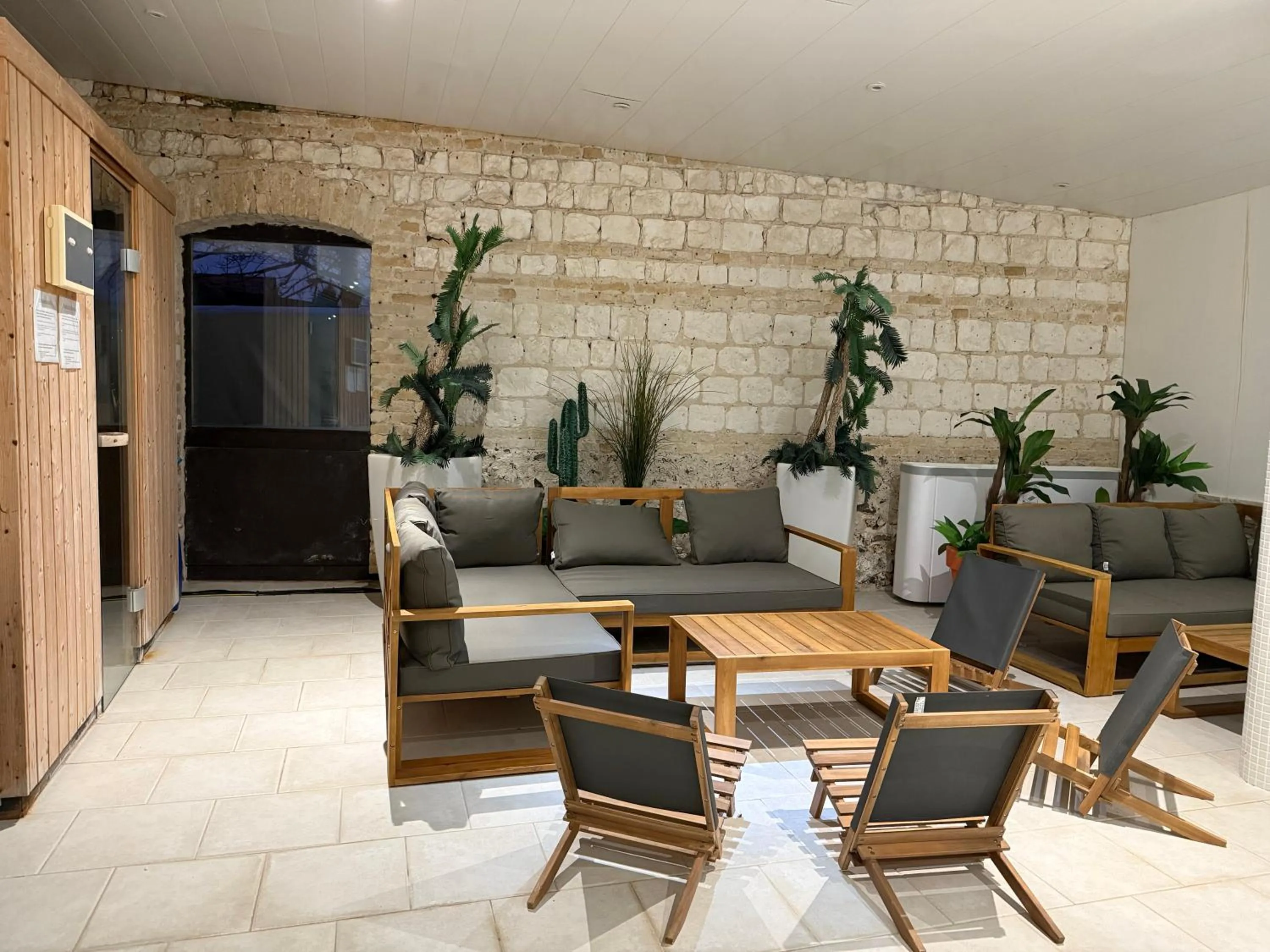 Swimming pool in Le Château de Grèges