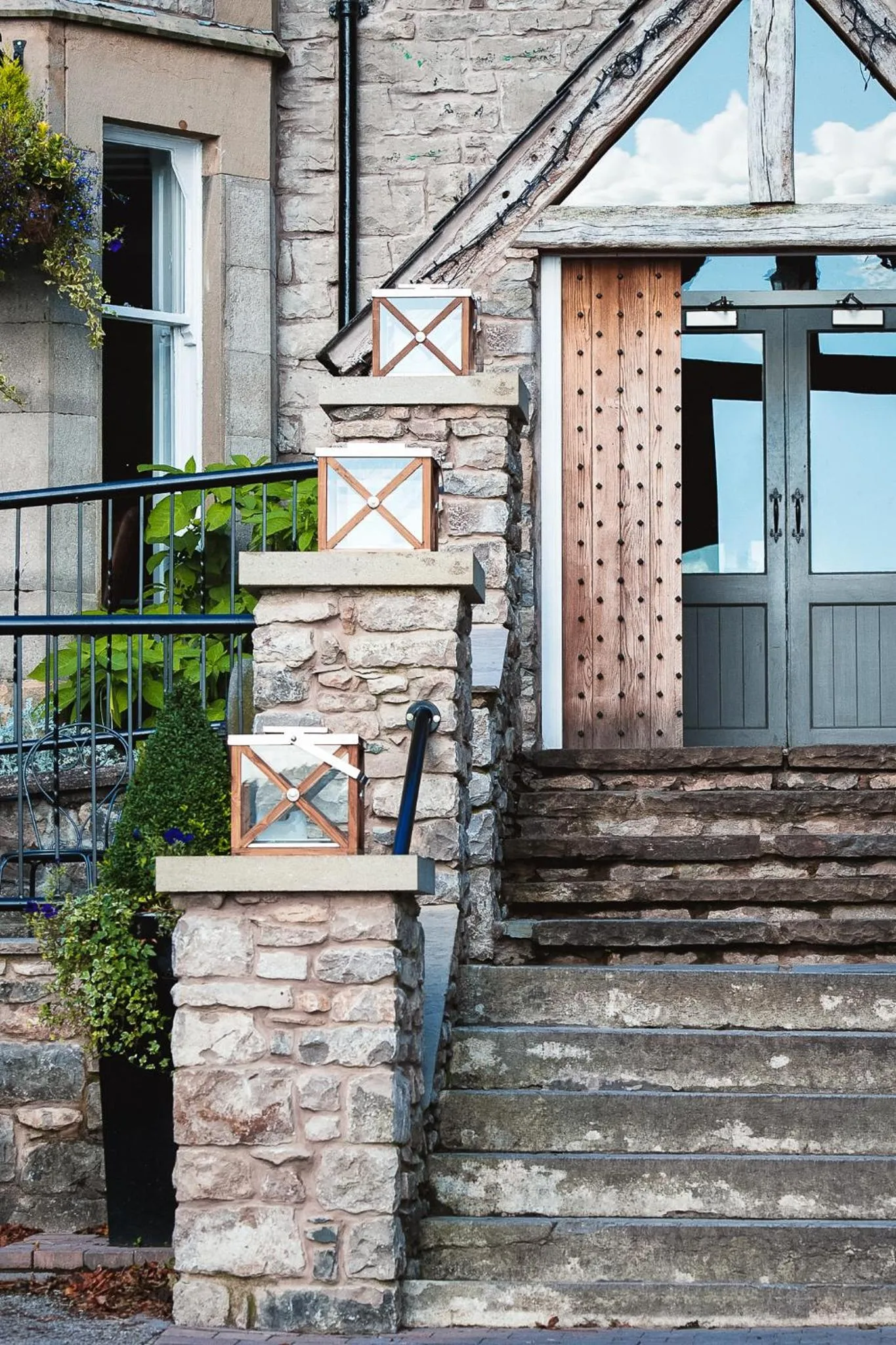 Facade/entrance in Romneys Apartments & Suites